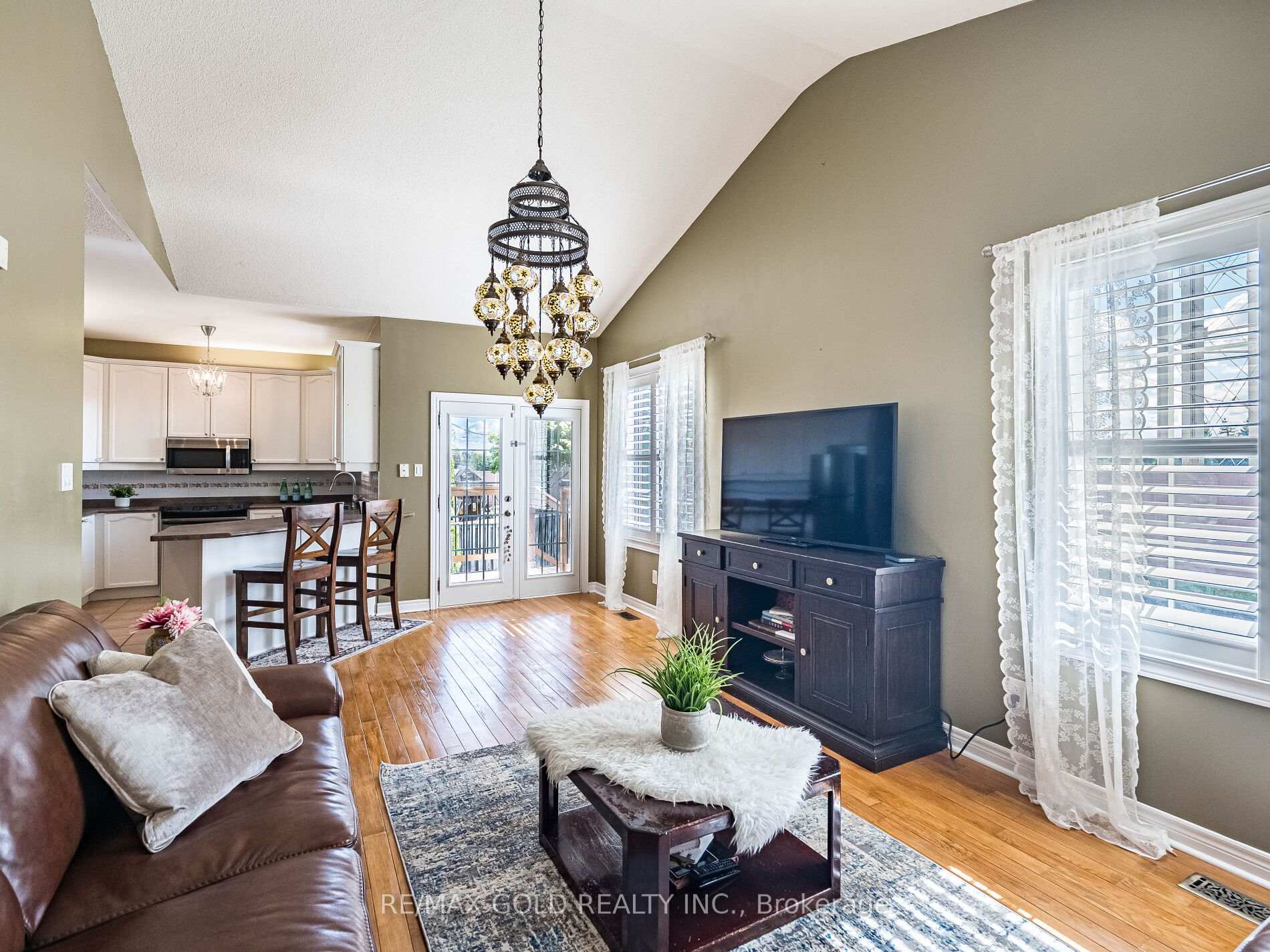 Photo 12 of 12 Twin Willow Crescent, Brampton, Snelgrove — HOMEH