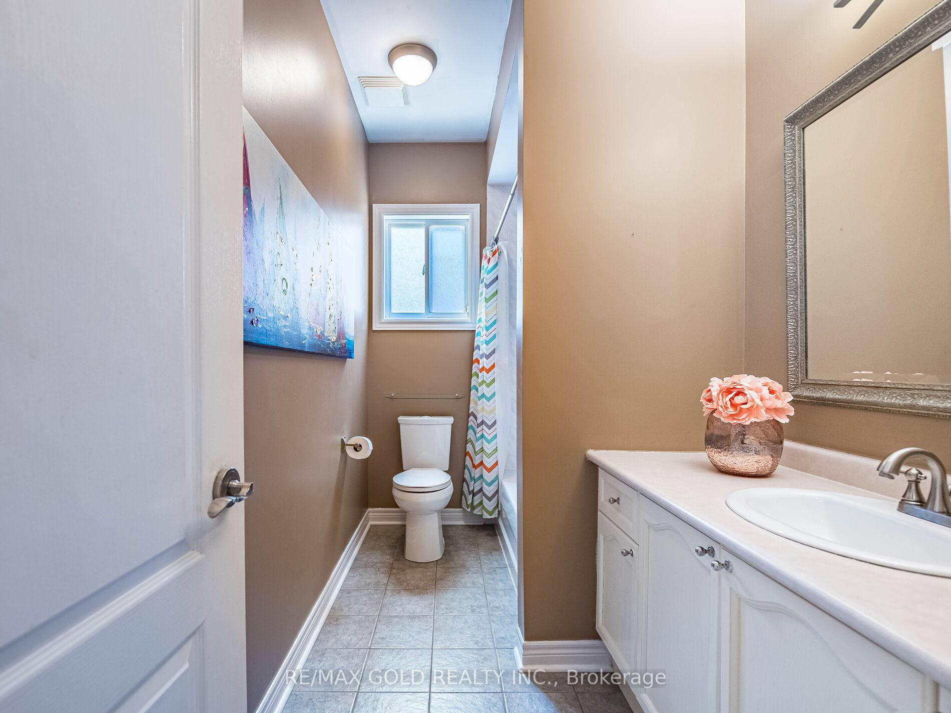 Photo 21 of 12 Twin Willow Crescent, Brampton, Snelgrove — HOMEH