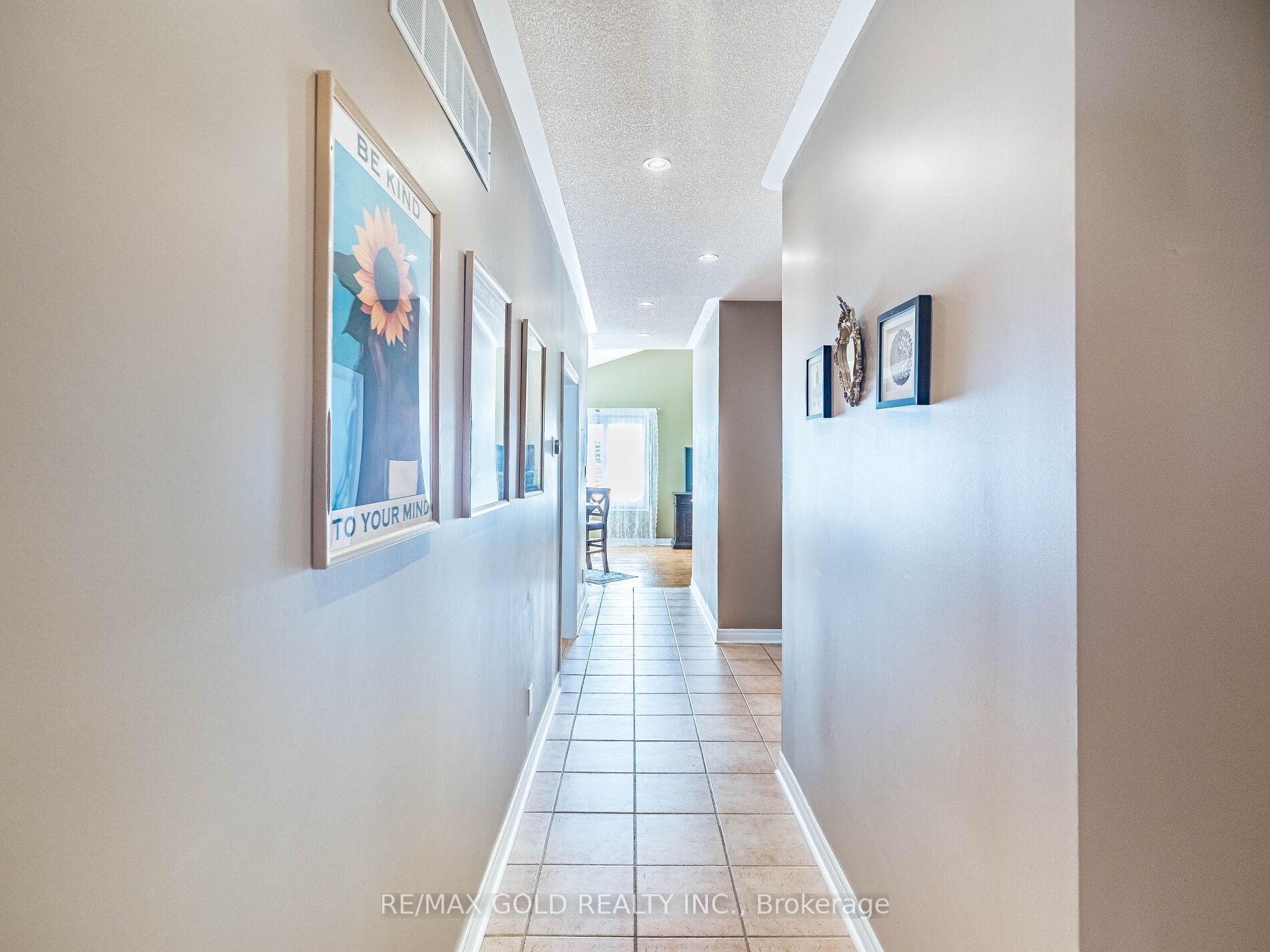 Photo 22 of 12 Twin Willow Crescent, Brampton, Snelgrove — HOMEH