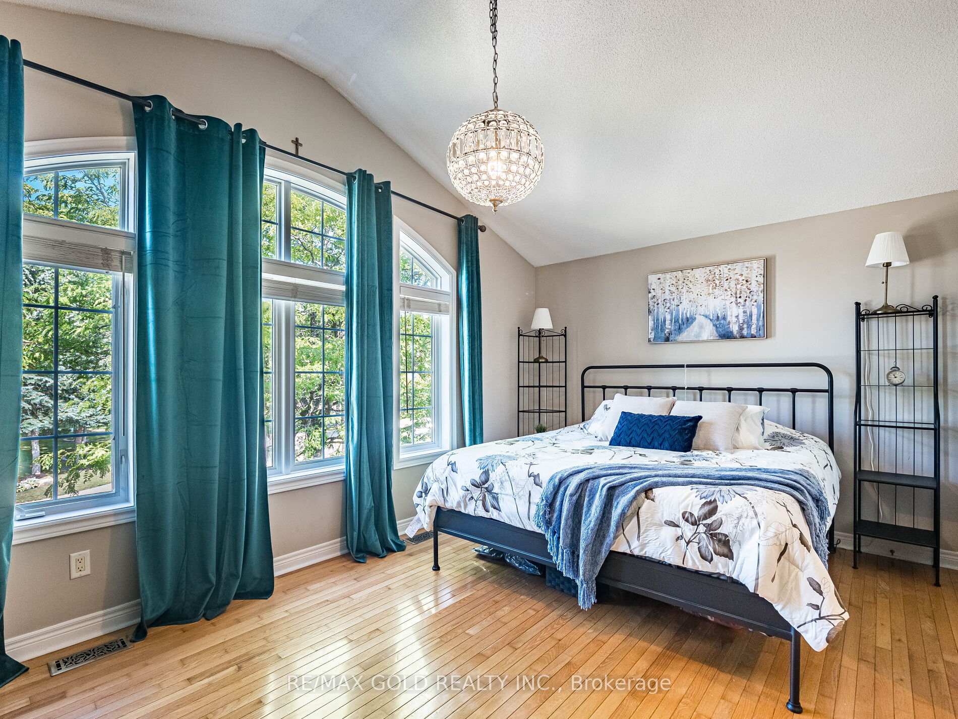 Photo 24 of 12 Twin Willow Crescent, Brampton, Snelgrove — HOMEH