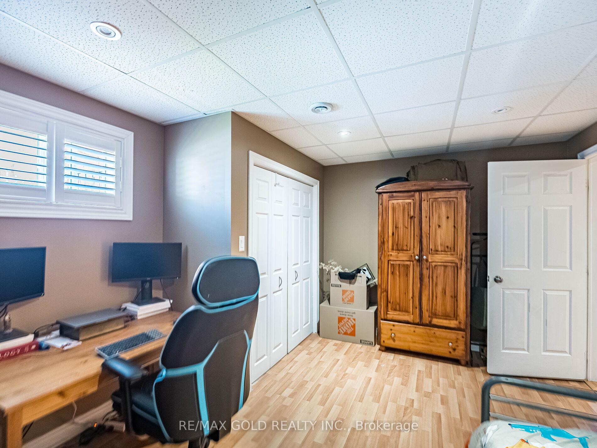 Photo 33 of 12 Twin Willow Crescent, Brampton, Snelgrove — HOMEH