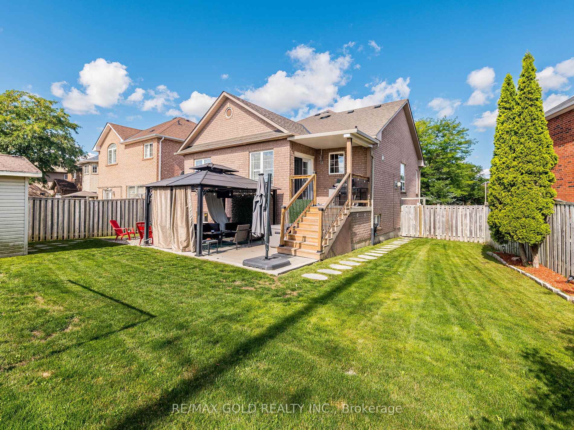 Photo 35 of 12 Twin Willow Crescent, Brampton, Snelgrove — HOMEH