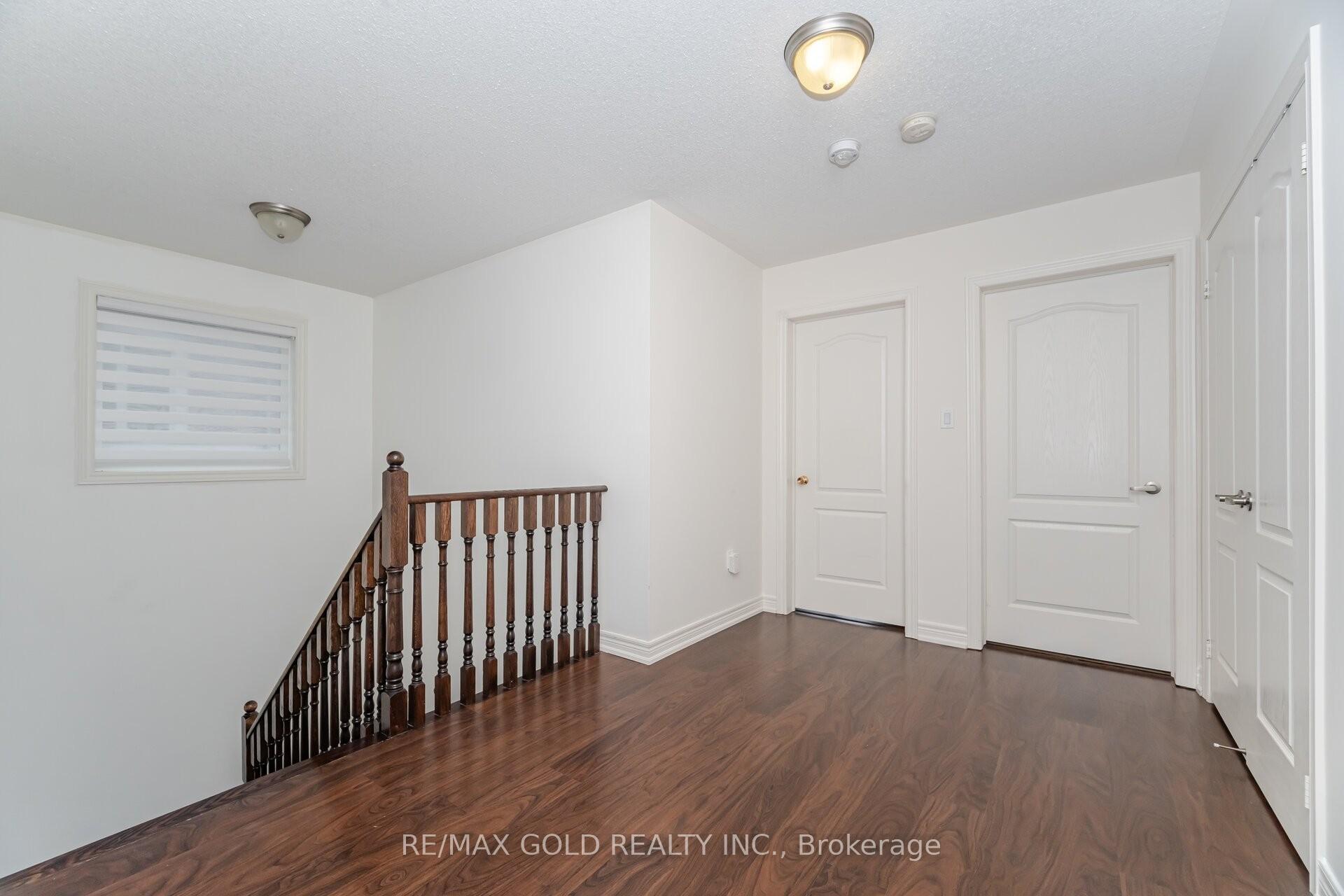 Photo 8 of 37 Observatory Crescent, Brampton, Toronto Gore Rural Estate — HOMEH