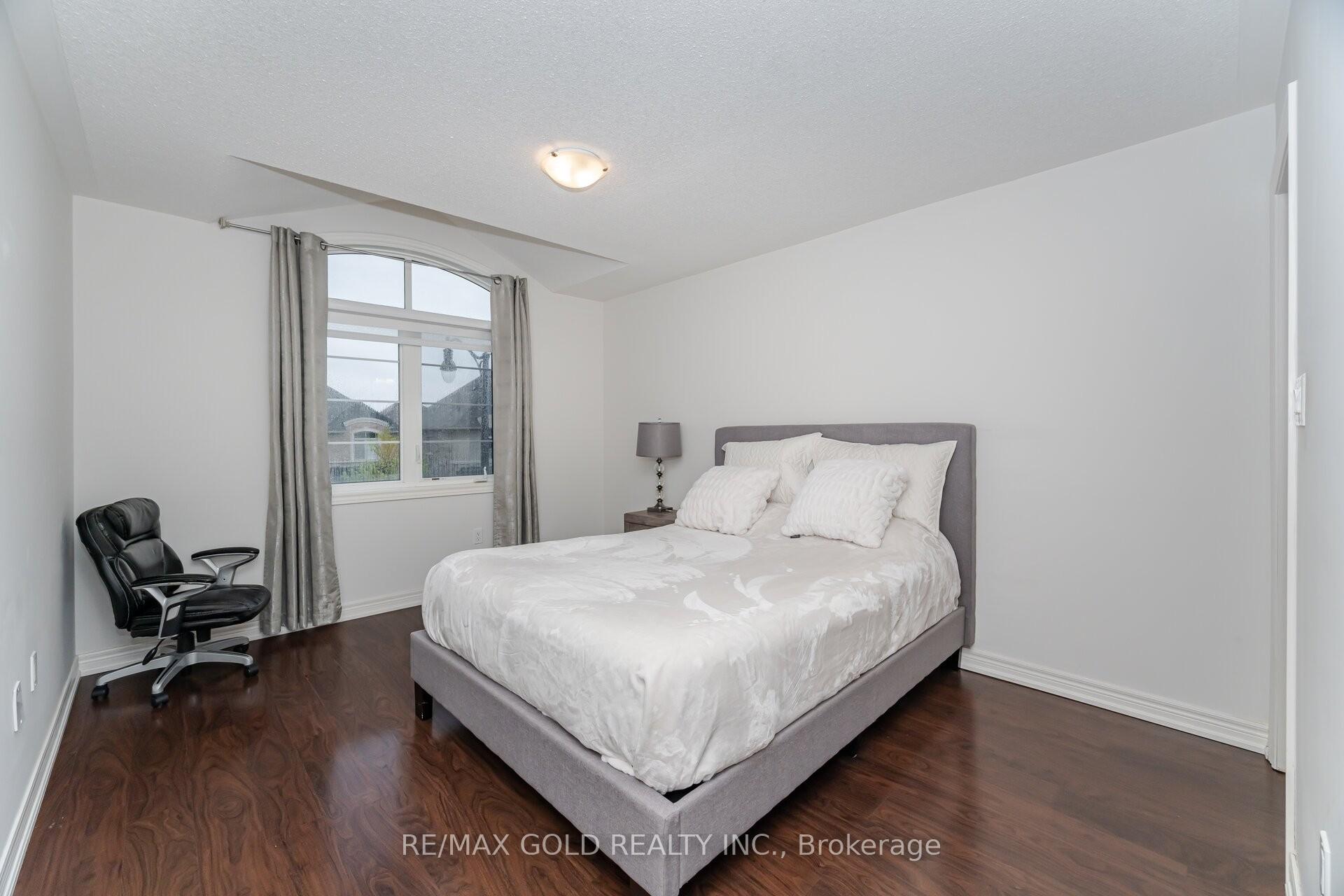 Photo 19 of 37 Observatory Crescent, Brampton, Toronto Gore Rural Estate — HOMEH