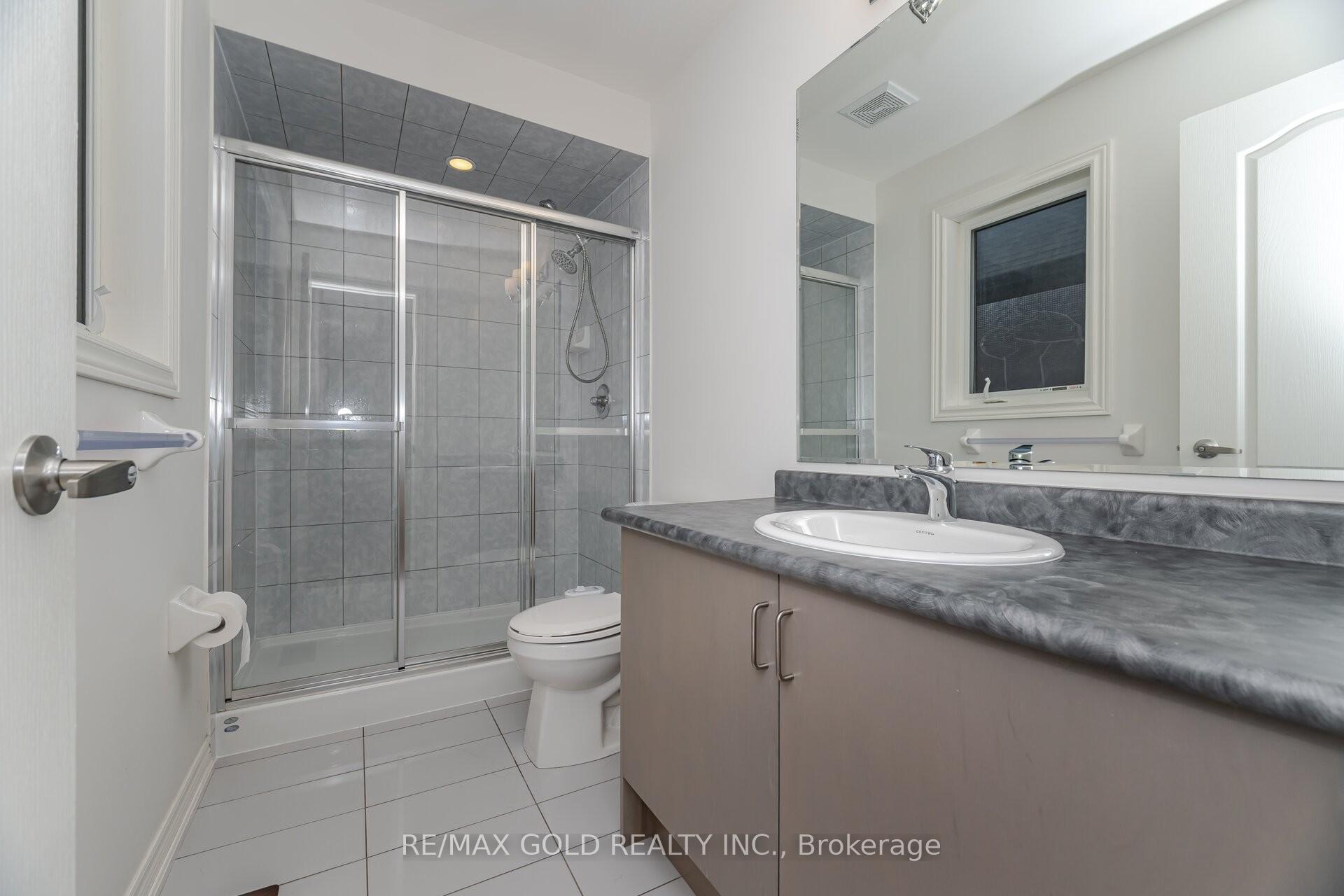Photo 16 of 37 Observatory Crescent, Brampton, Toronto Gore Rural Estate — HOMEH