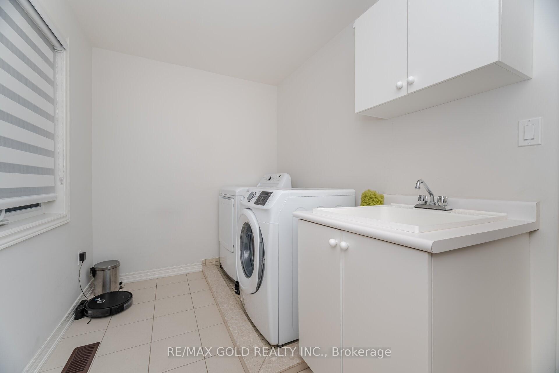 Photo 22 of 37 Observatory Crescent, Brampton, Toronto Gore Rural Estate — HOMEH