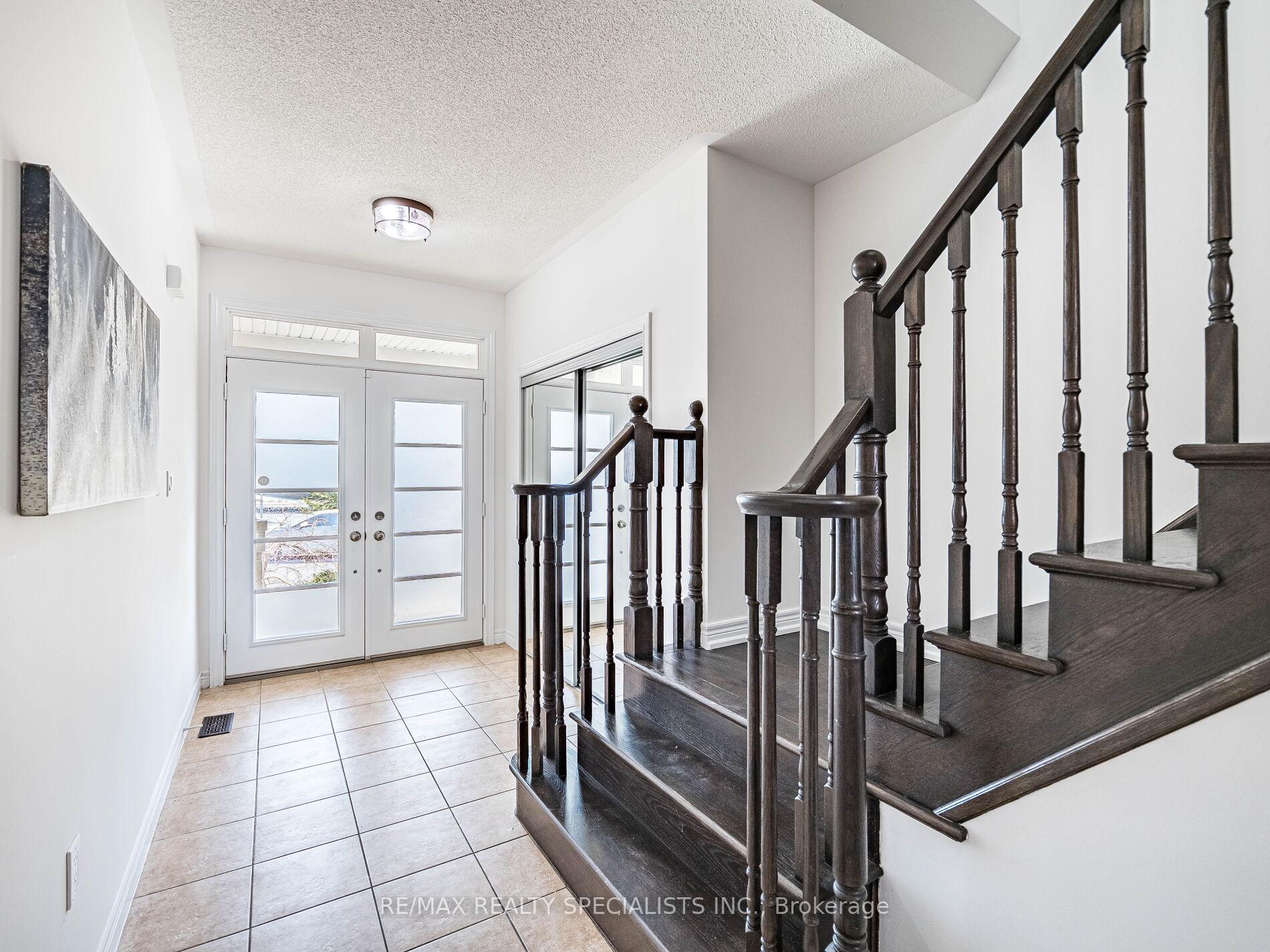 Photo 5 of 298 Rymal Road W, Hamilton, Sheldon — HOMEH