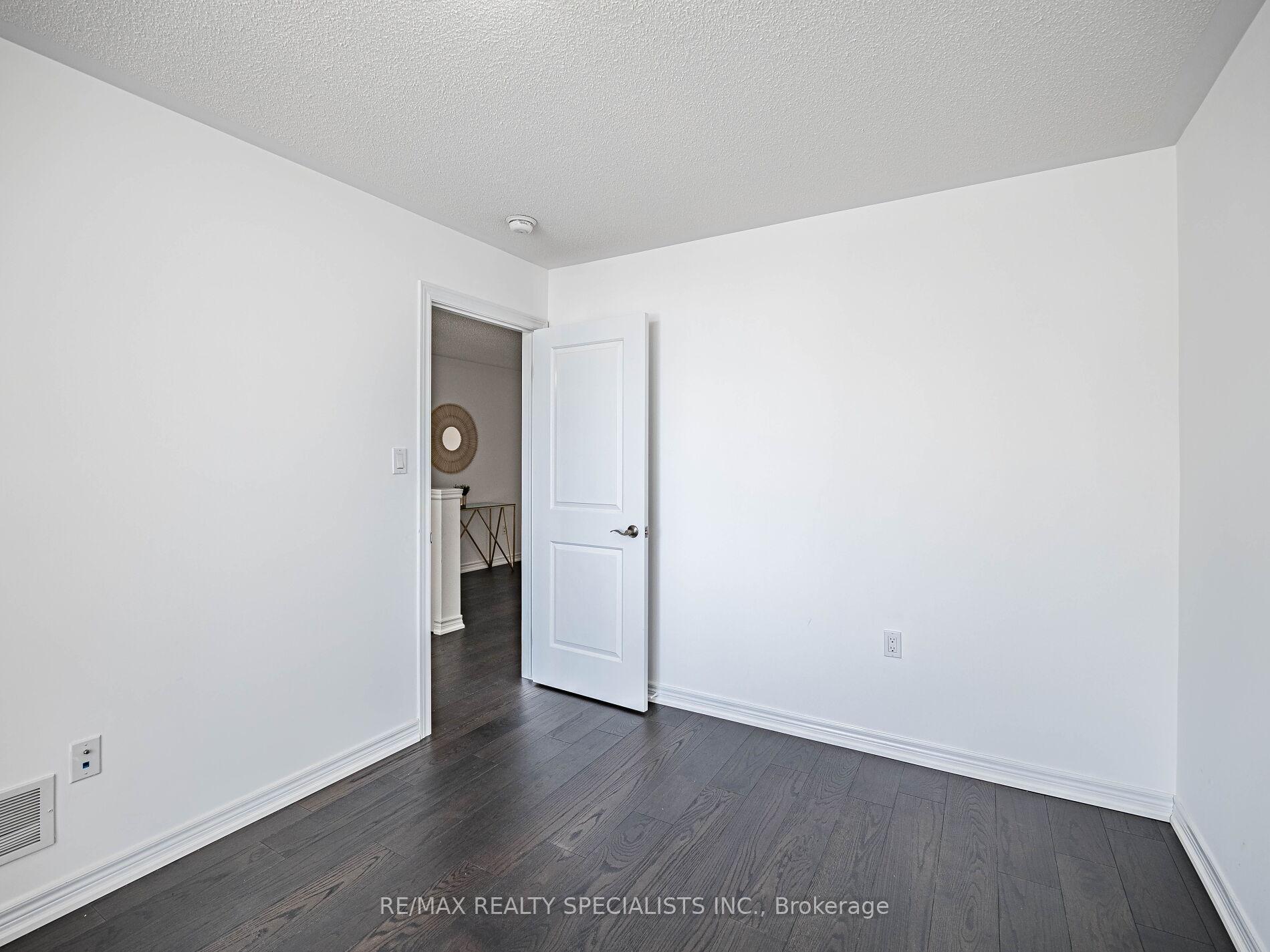 Photo 25 of 298 Rymal Road W, Hamilton, Sheldon — HOMEH