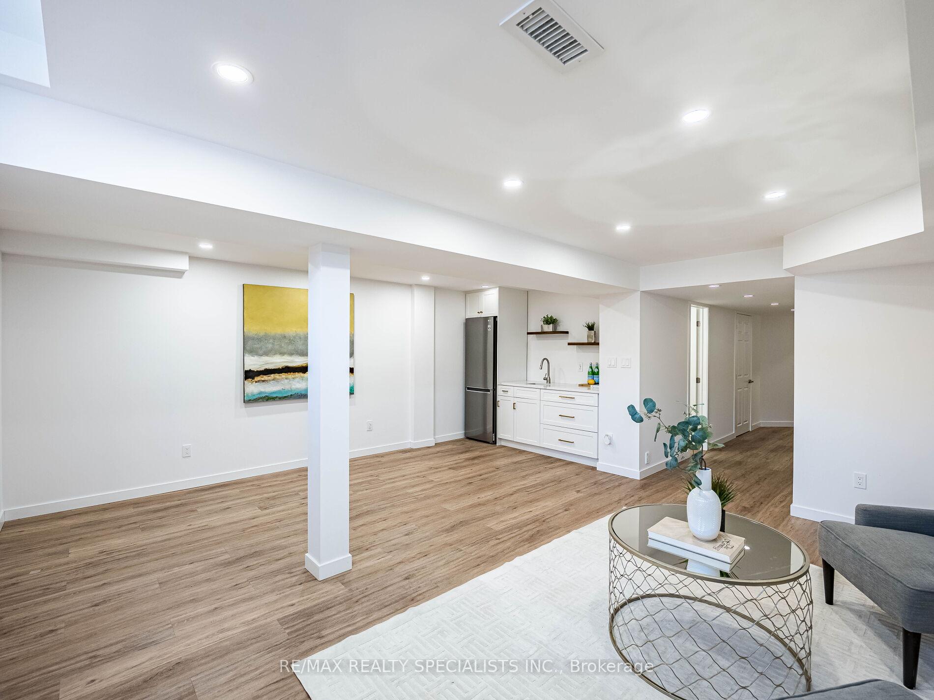 Photo 33 of 298 Rymal Road W, Hamilton, Sheldon — HOMEH