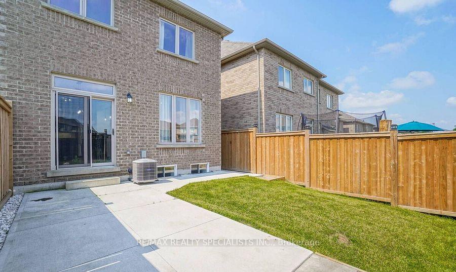 Photo 39 of 298 Rymal Road W, Hamilton, Sheldon — HOMEH