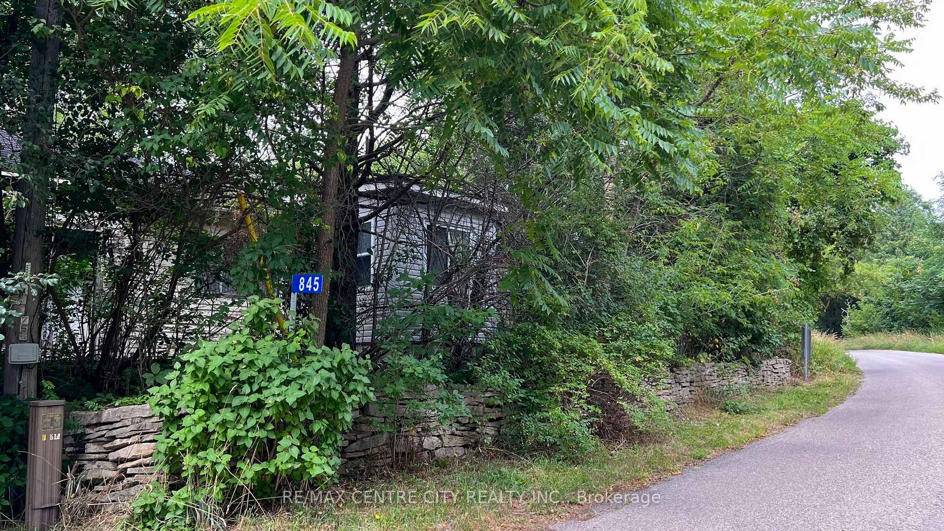 Photo 7 of 845 Collinson Road, Hamilton, Rural Flamborough — HOMEH