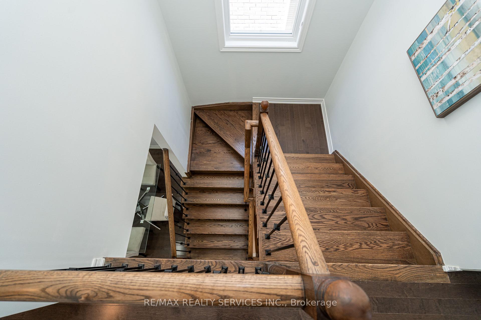 Photo 22 of 438 Royal West Drive, Brampton, Credit Valley — HOMEH