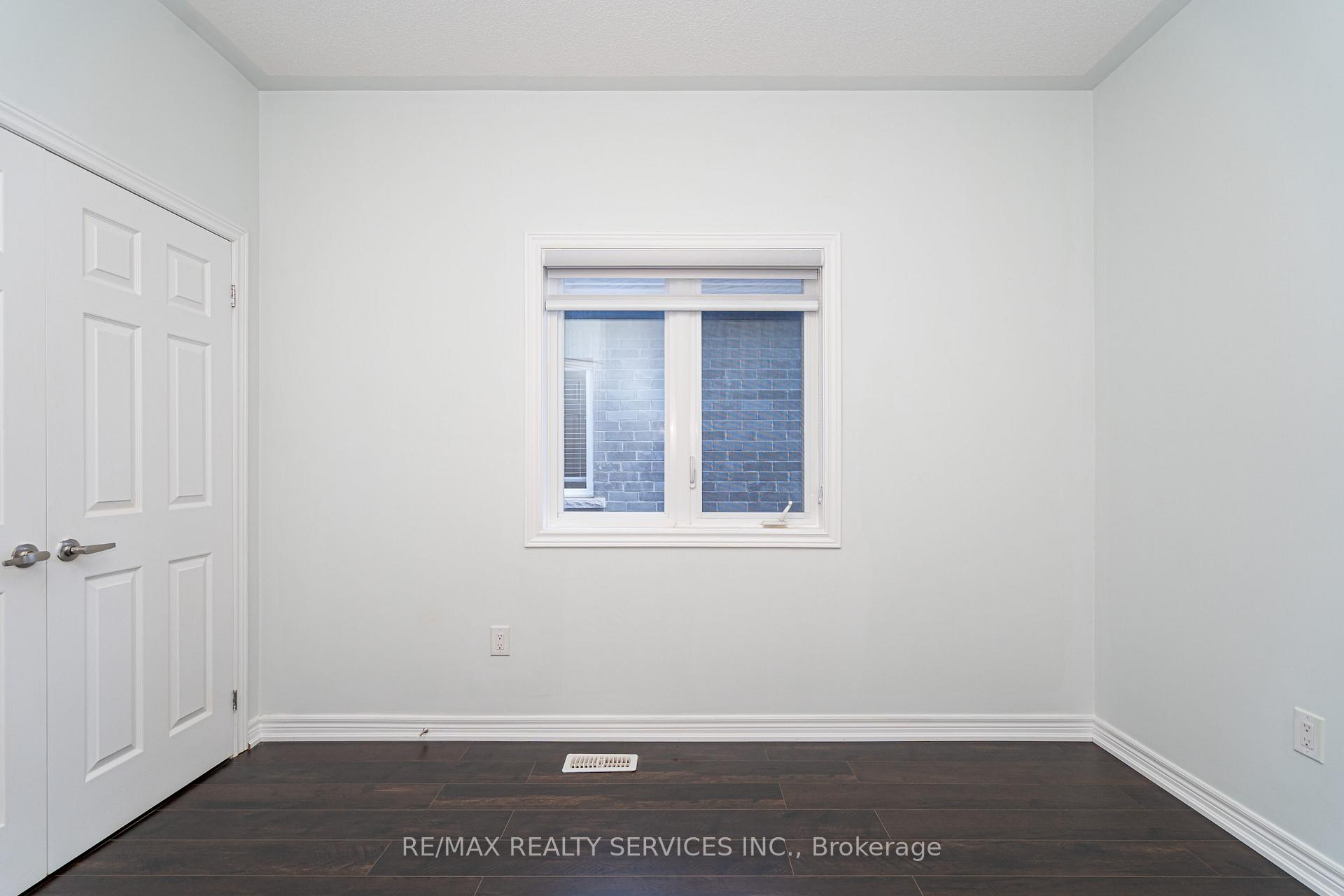 Photo 36 of 438 Royal West Drive, Brampton, Credit Valley — HOMEH