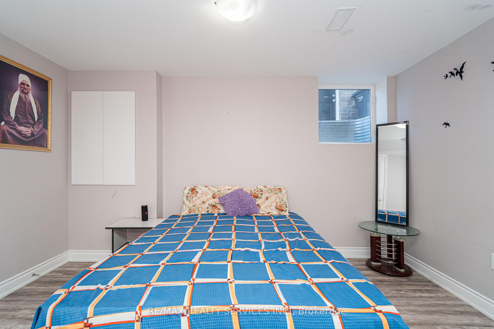 Photo 41 of 438 Royal West Drive, Brampton, Credit Valley — HOMEH
