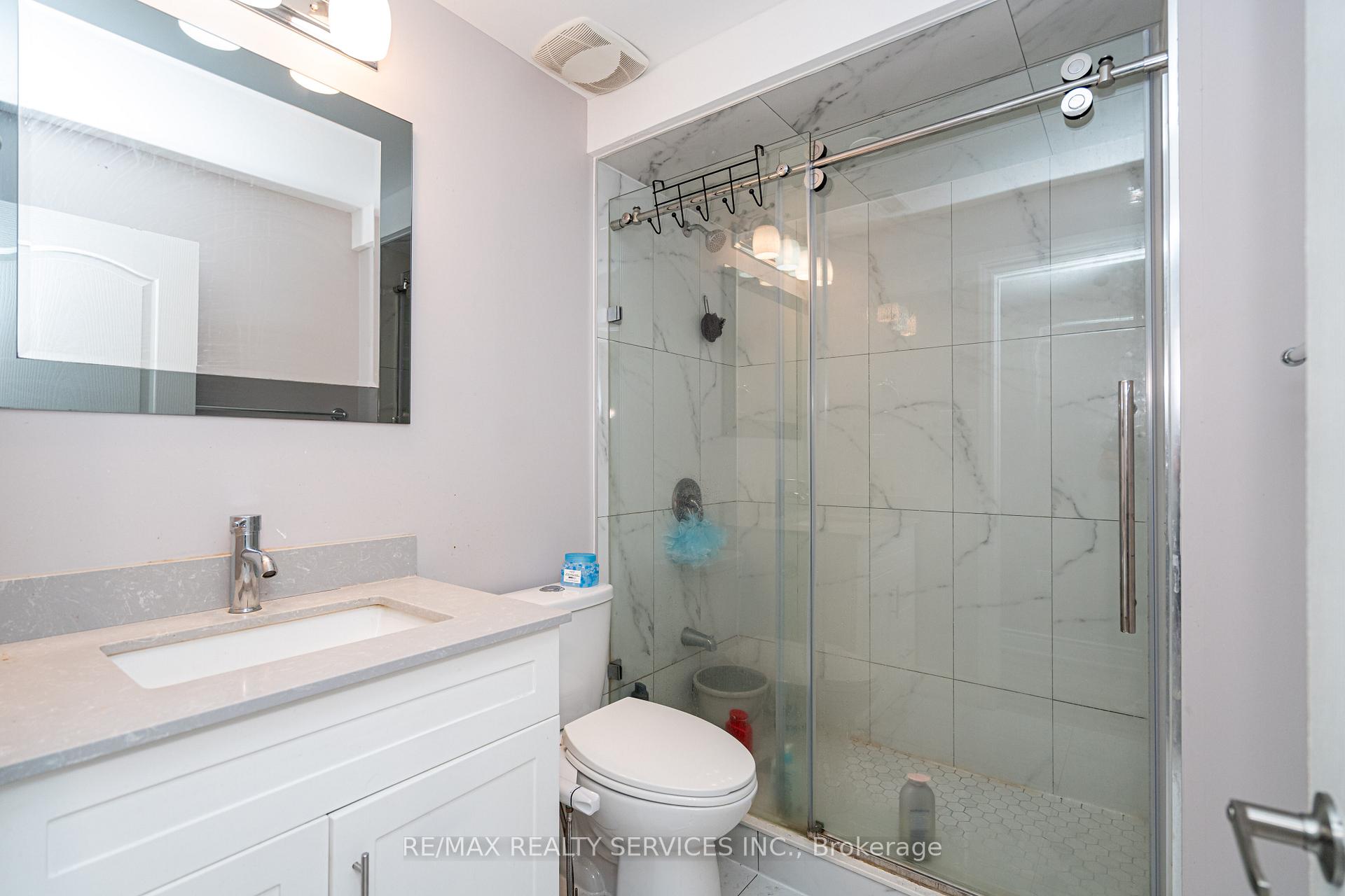 Photo 43 of 438 Royal West Drive, Brampton, Credit Valley — HOMEH