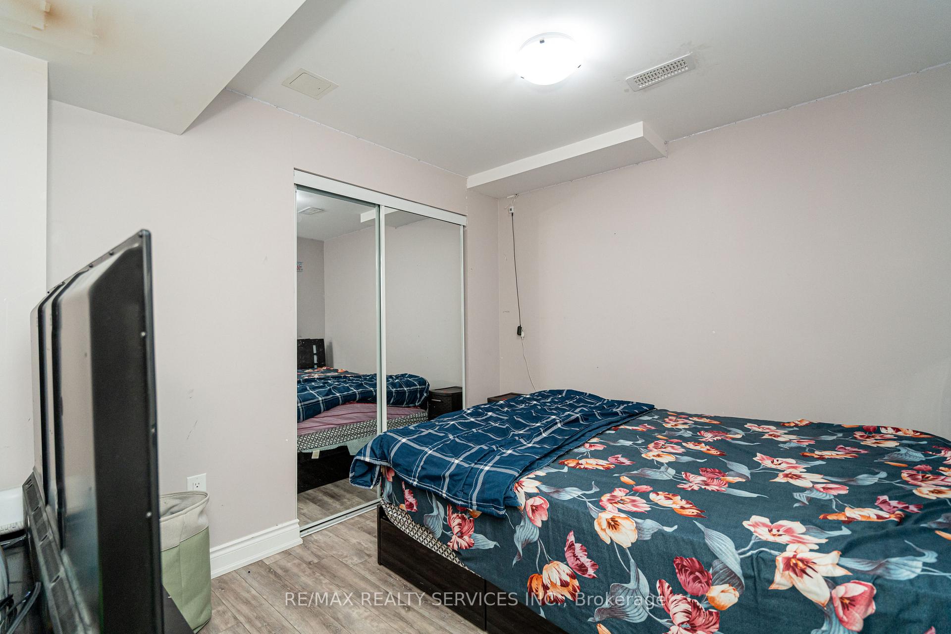 Photo 44 of 438 Royal West Drive, Brampton, Credit Valley — HOMEH