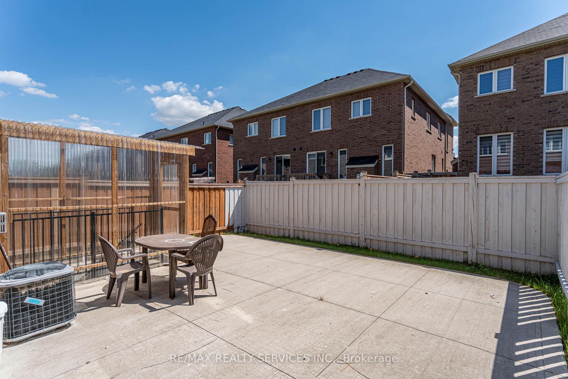 Photo 50 of 438 Royal West Drive, Brampton, Credit Valley — HOMEH