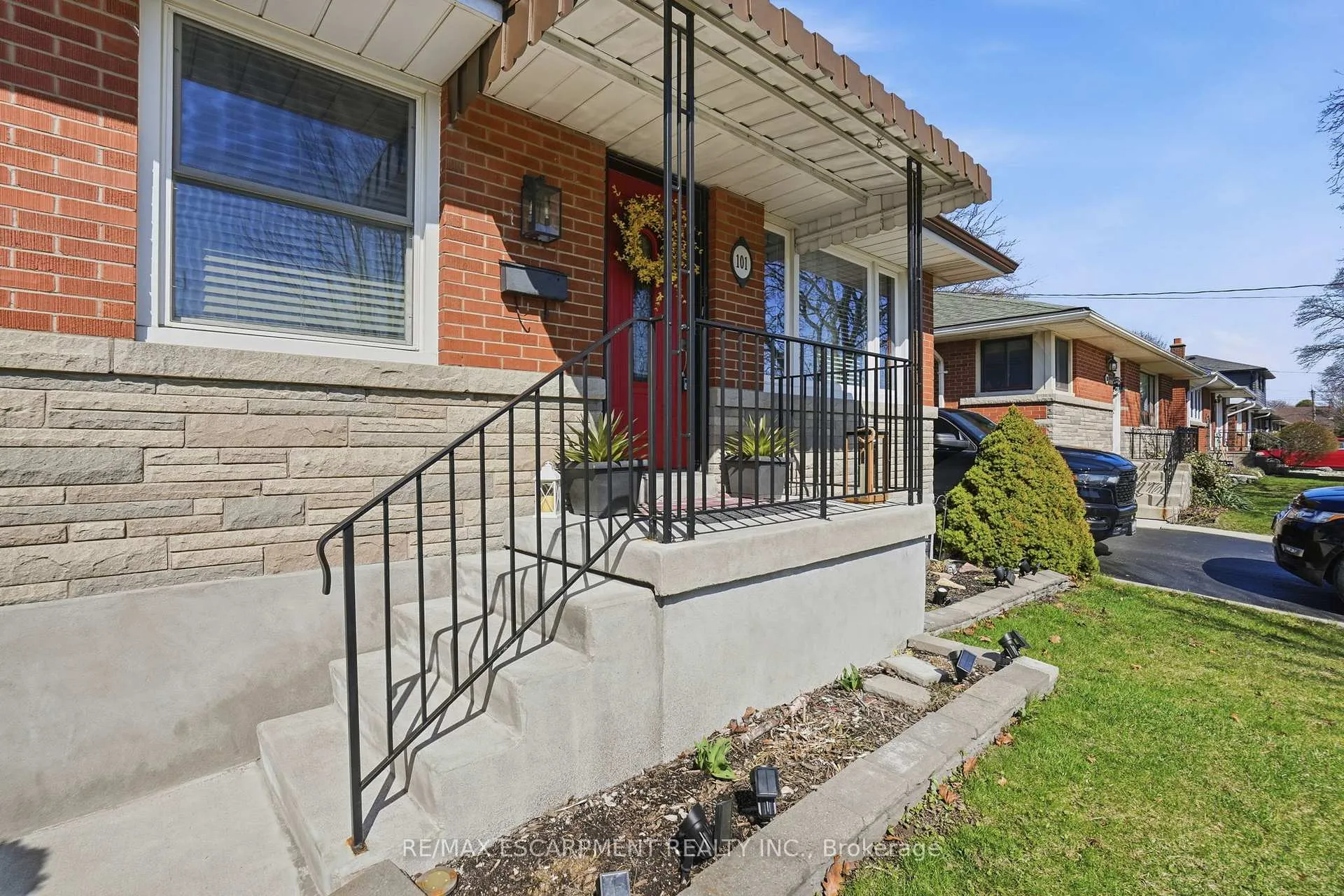 Photo 4 of 101 Organ Crescent, Hamilton, Huntington — HOMEH