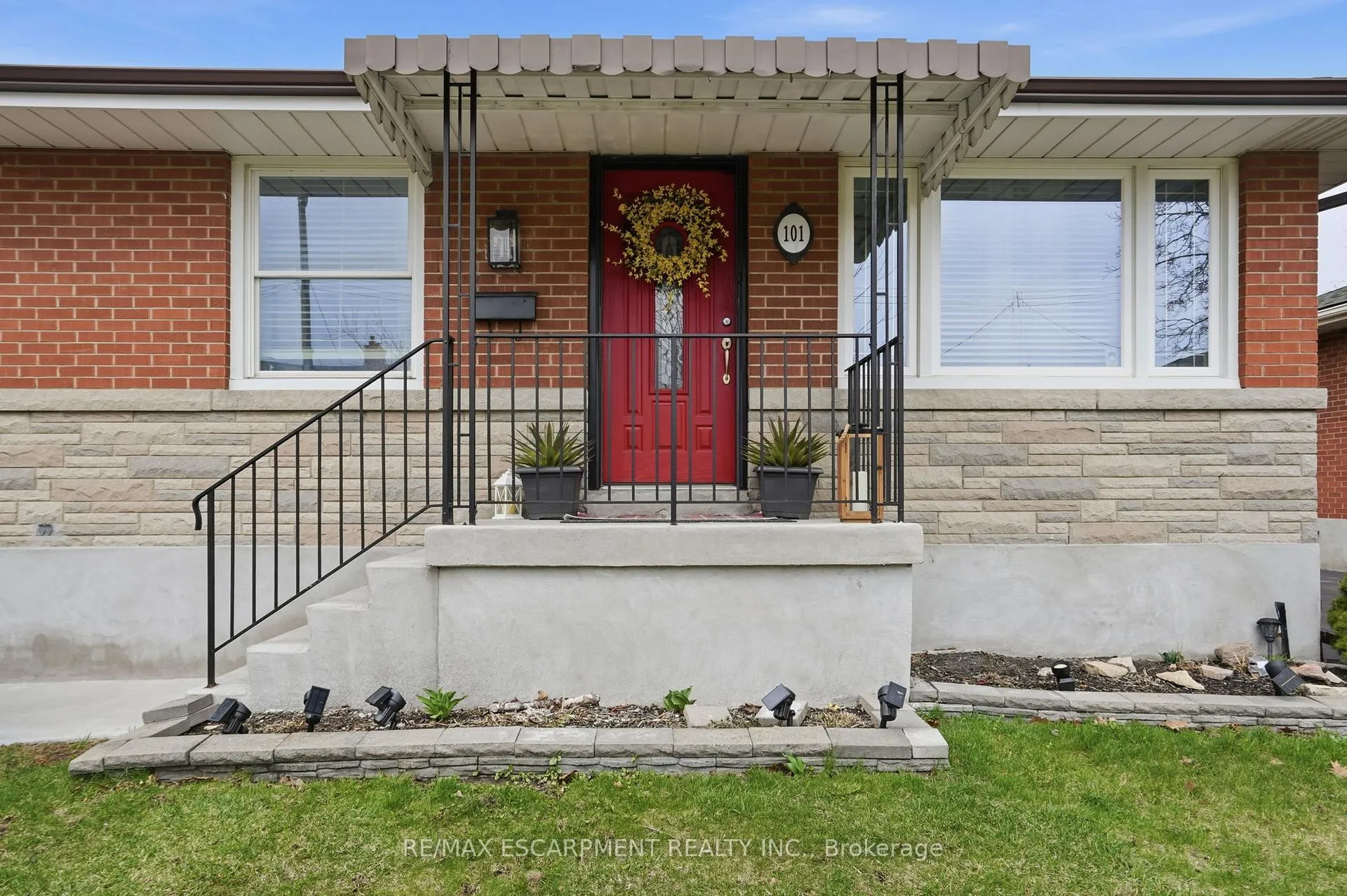 Photo 5 of 101 Organ Crescent, Hamilton, Huntington — HOMEH