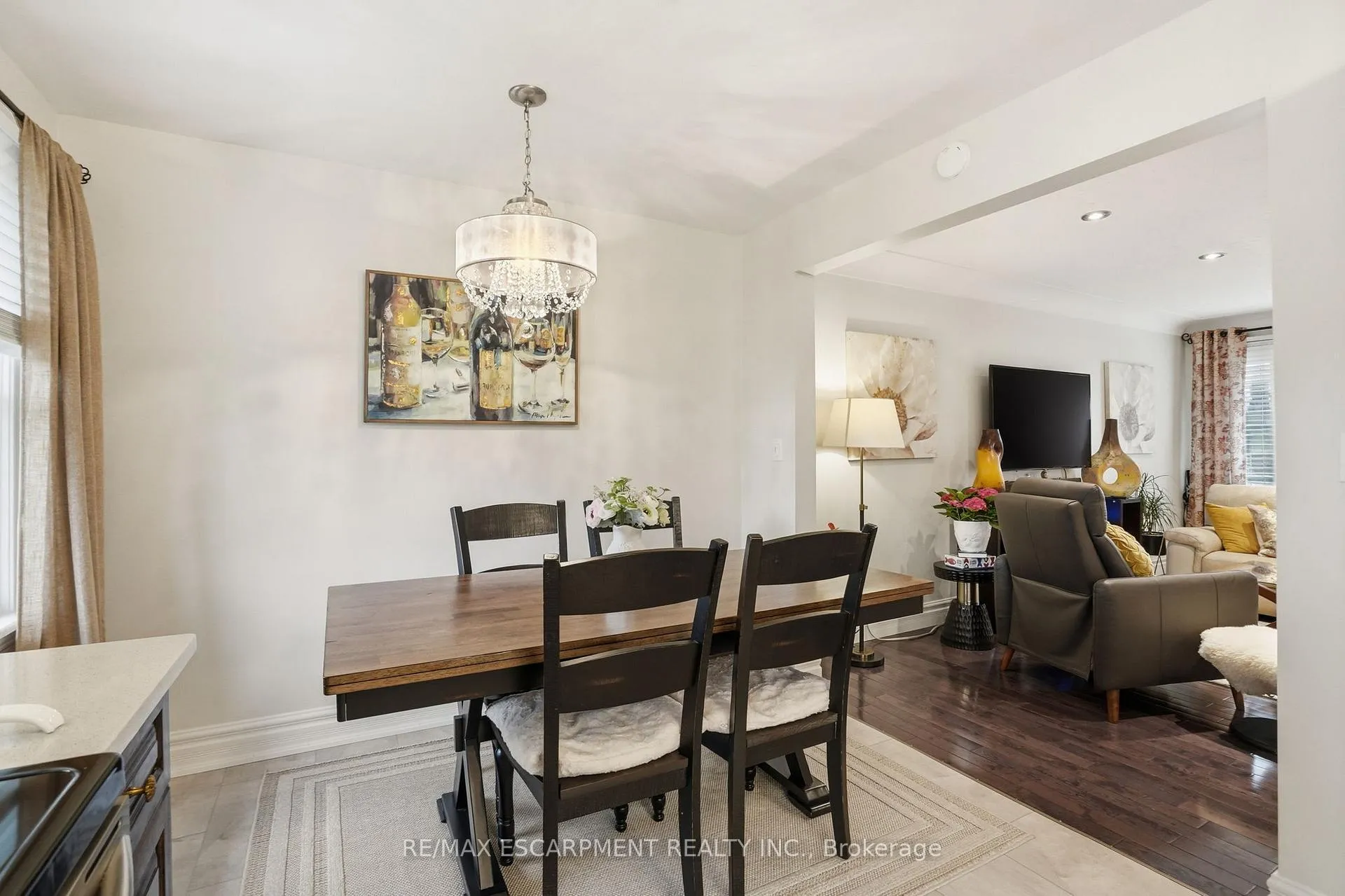 Photo 10 of 101 Organ Crescent, Hamilton, Huntington — HOMEH