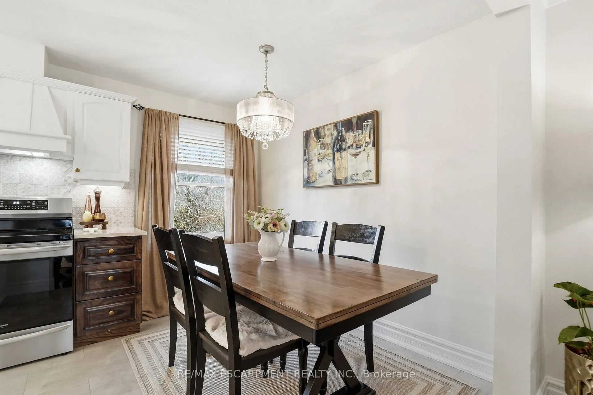 Photo 11 of 101 Organ Crescent, Hamilton, Huntington — HOMEH