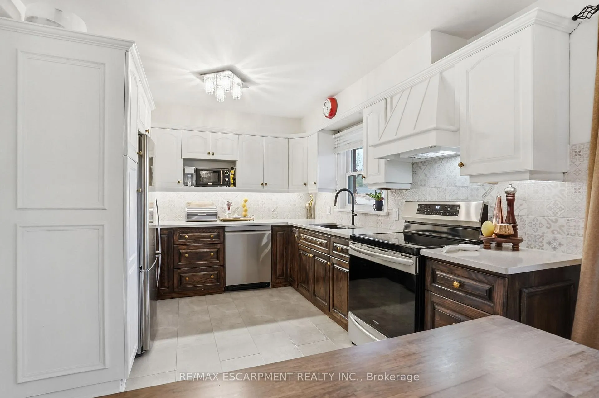 Photo 17 of 101 Organ Crescent, Hamilton, Huntington — HOMEH
