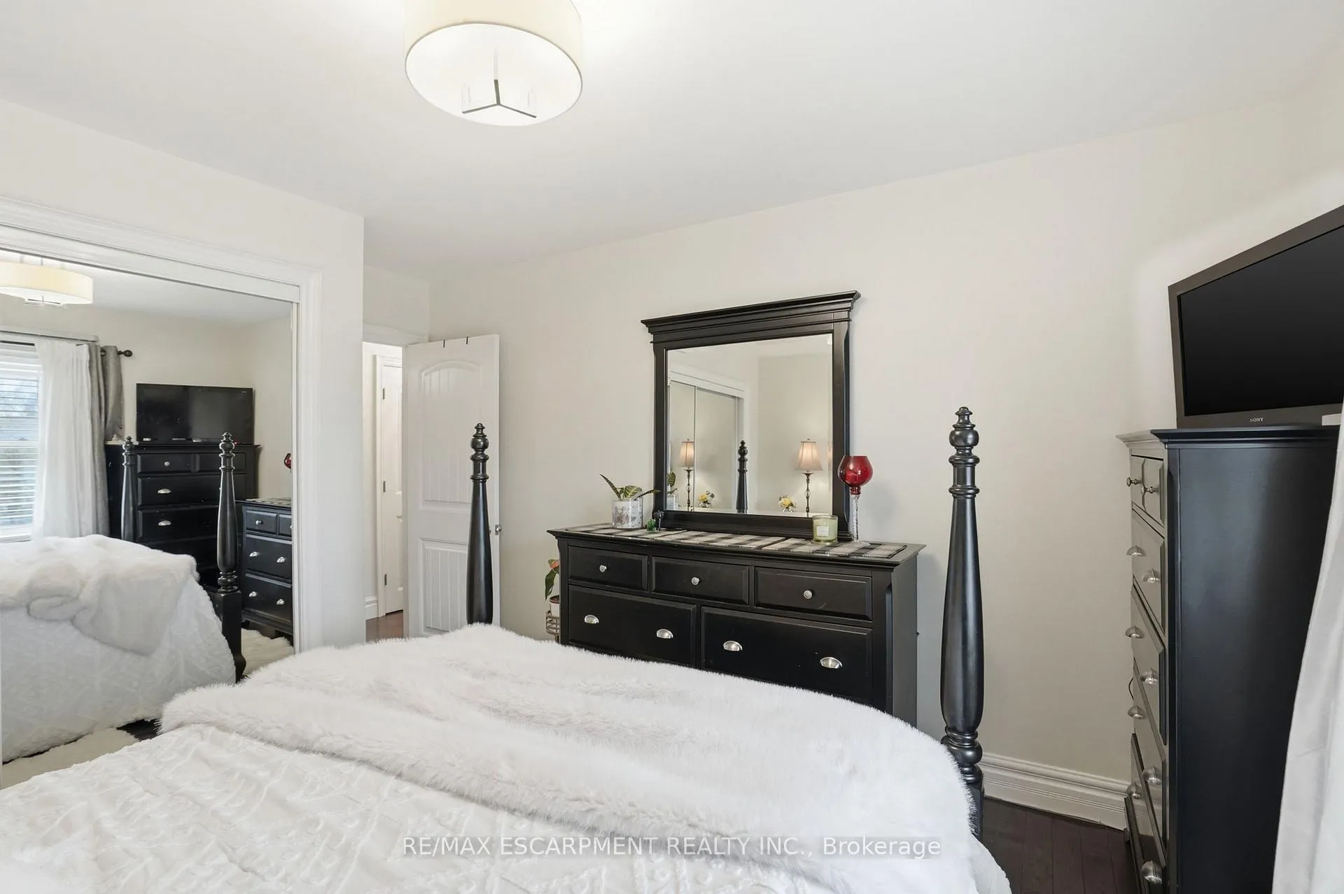 Photo 26 of 101 Organ Crescent, Hamilton, Huntington — HOMEH