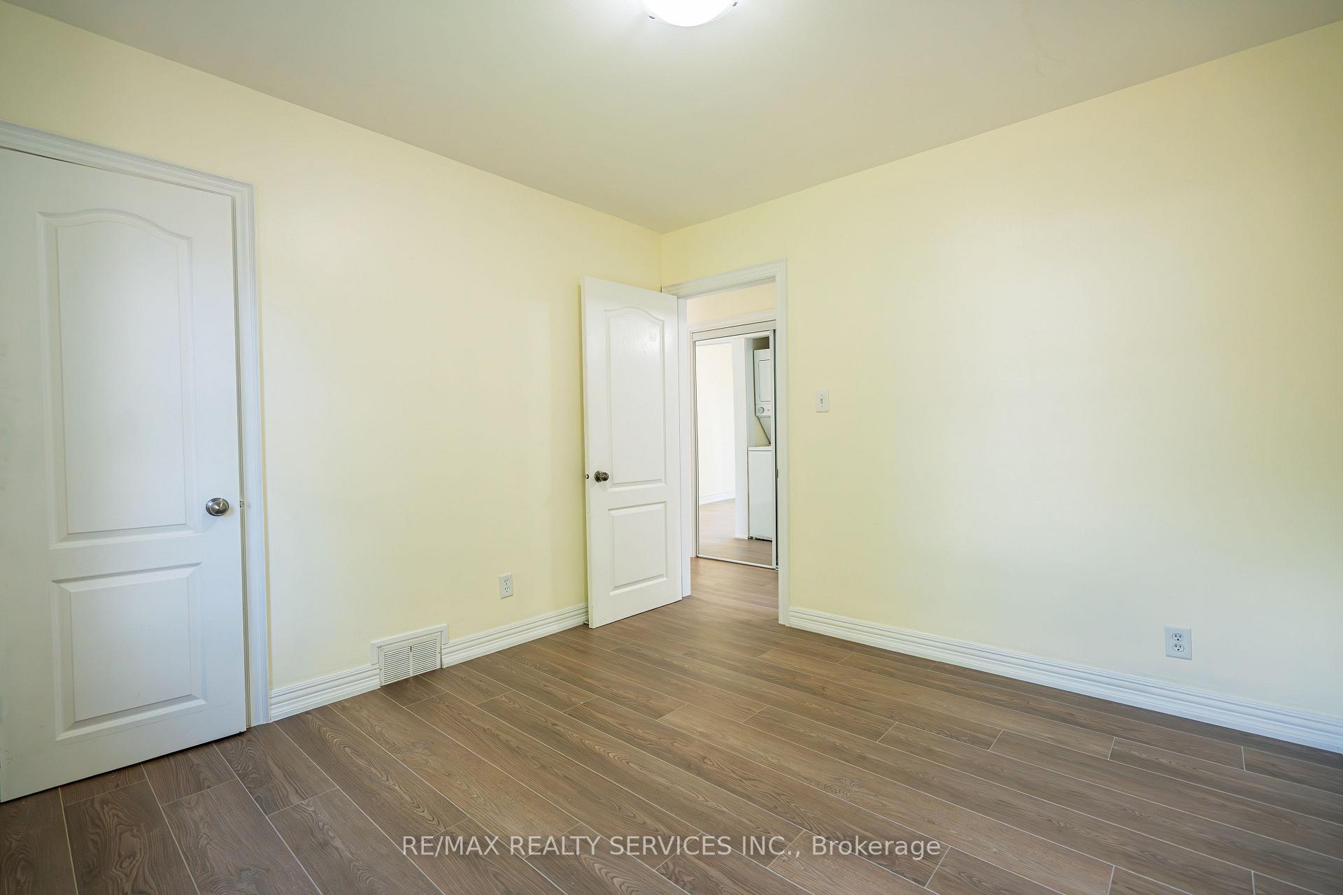 Photo 33 of 32 Eastern Avenue, Brampton, Queen Street Corridor — HOMEH