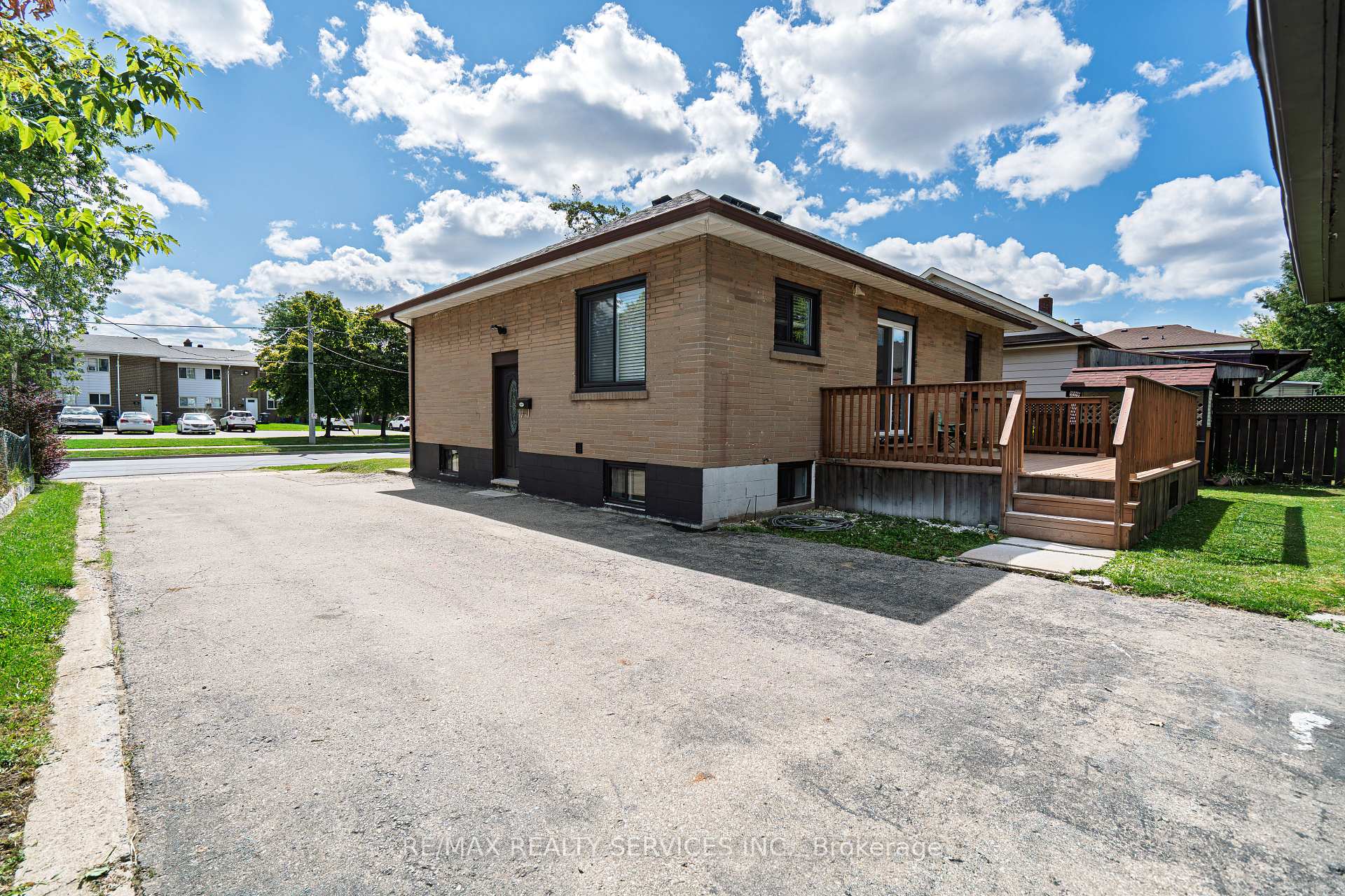 Photo 86 of 32 Eastern Avenue, Brampton, Queen Street Corridor — HOMEH