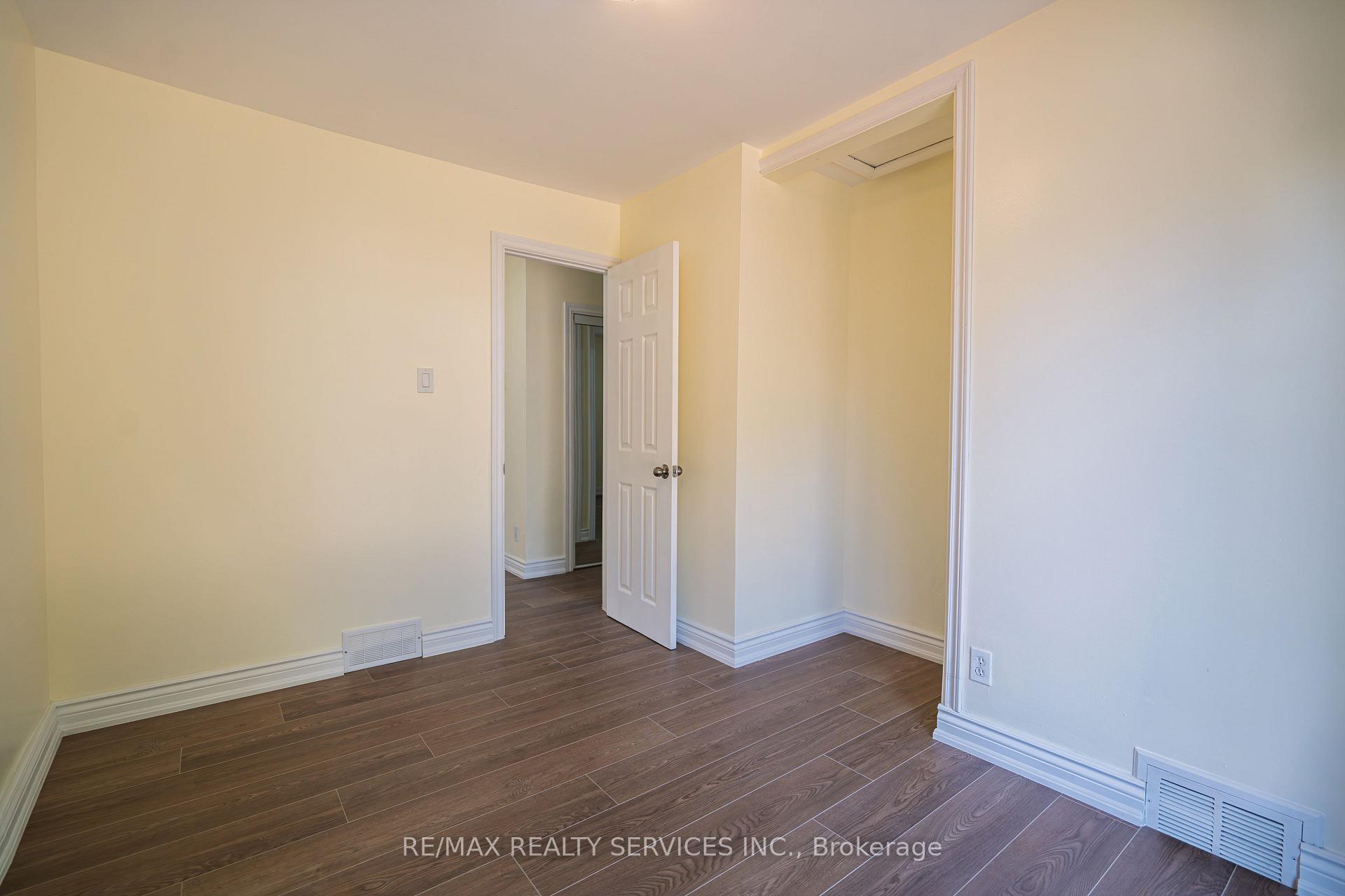 Photo 13 of 32 Eastern Avenue, Brampton, Queen Street Corridor — HOMEH