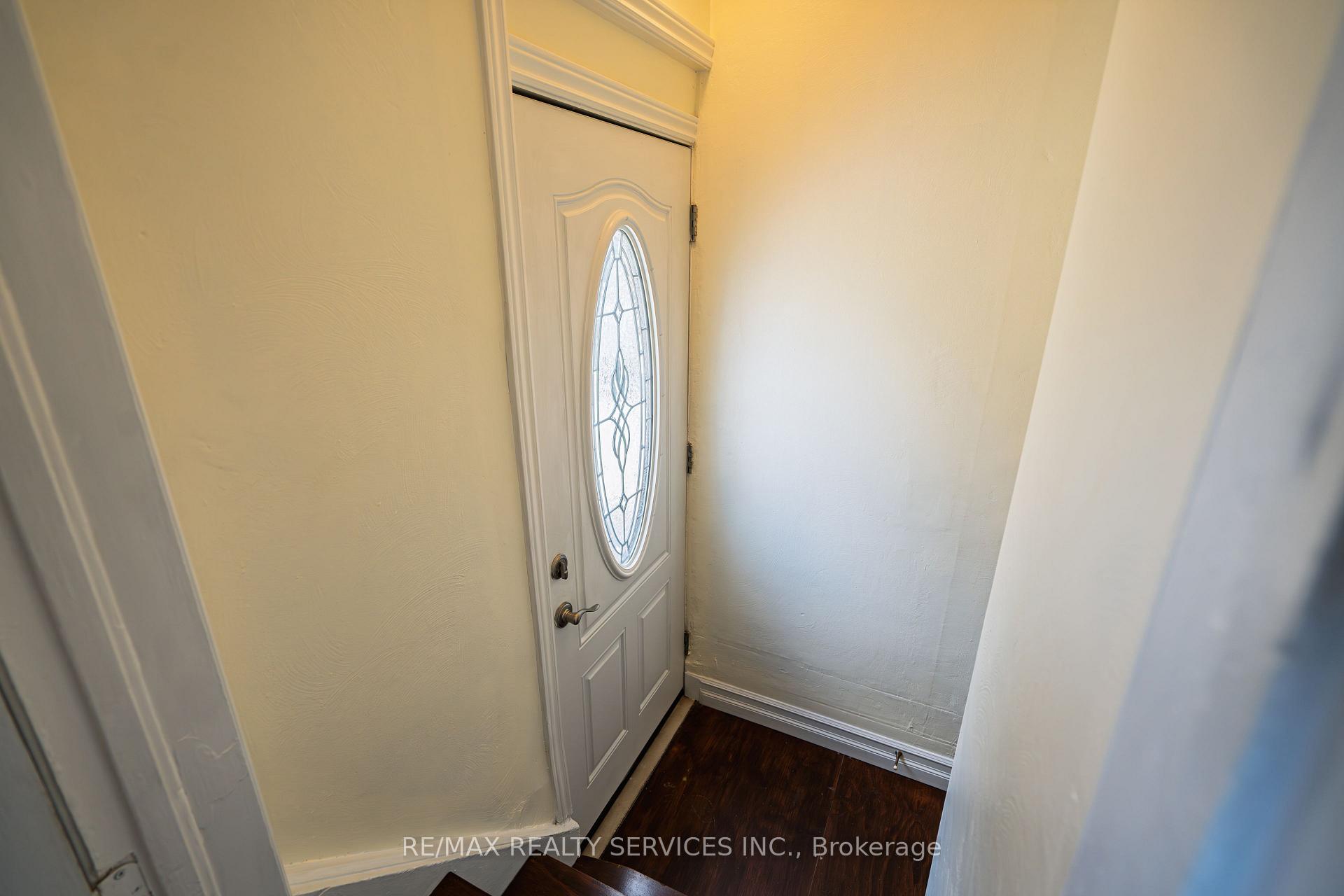 Photo 21 of 32 Eastern Avenue, Brampton, Queen Street Corridor — HOMEH