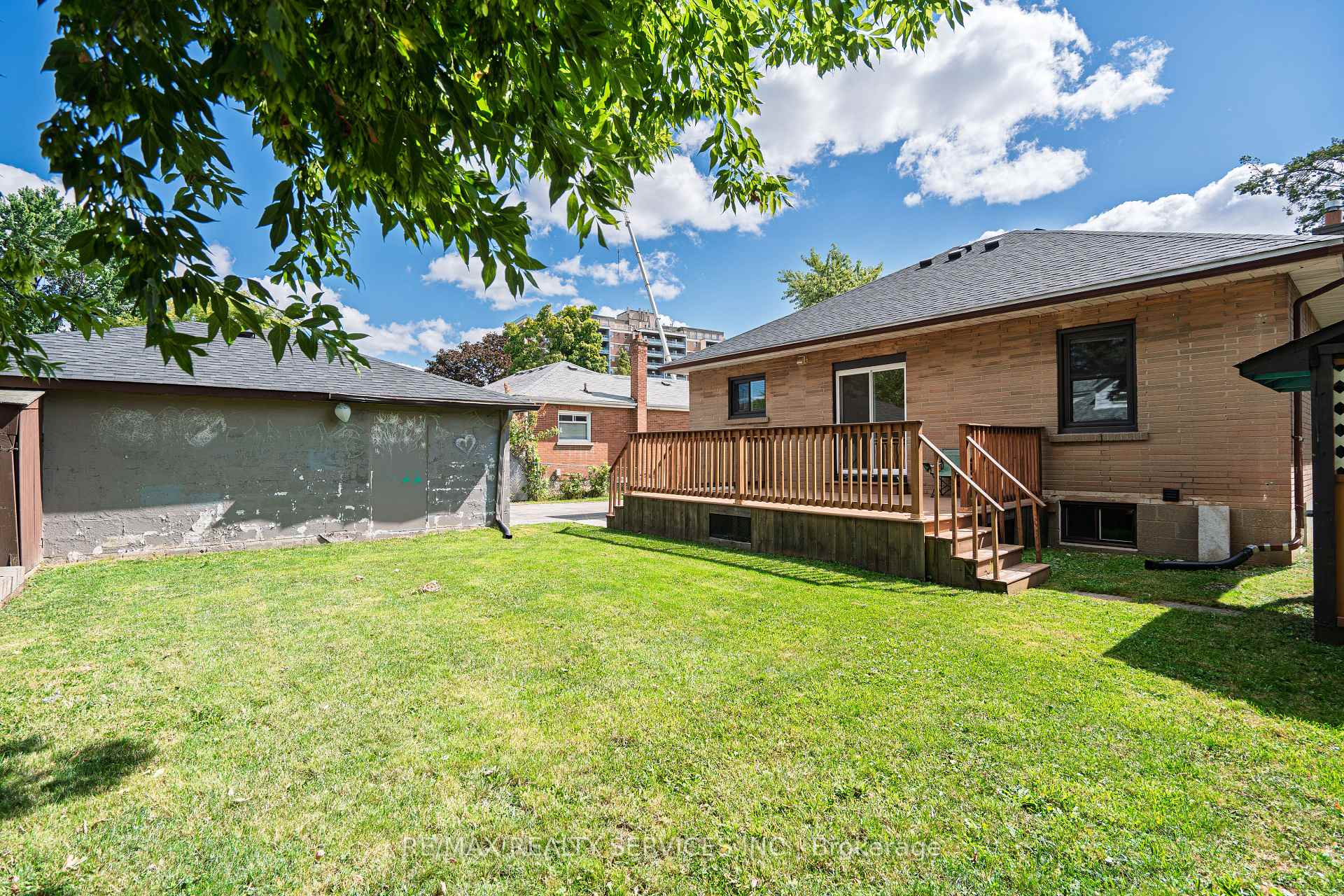 Photo 60 of 32 Eastern Avenue, Brampton, Queen Street Corridor — HOMEH