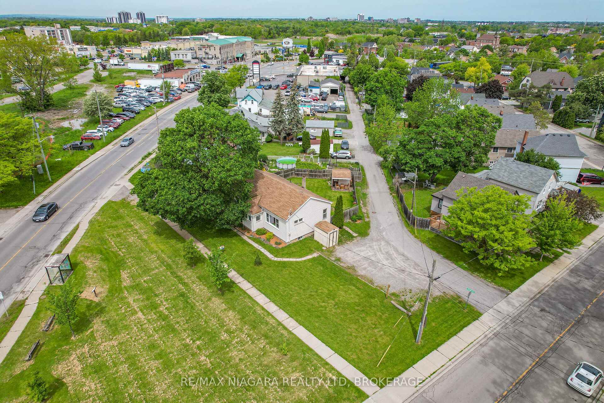 Photo 5 of 232 Merritt Street, St. Catharines, Burleigh Hill — HOMEH