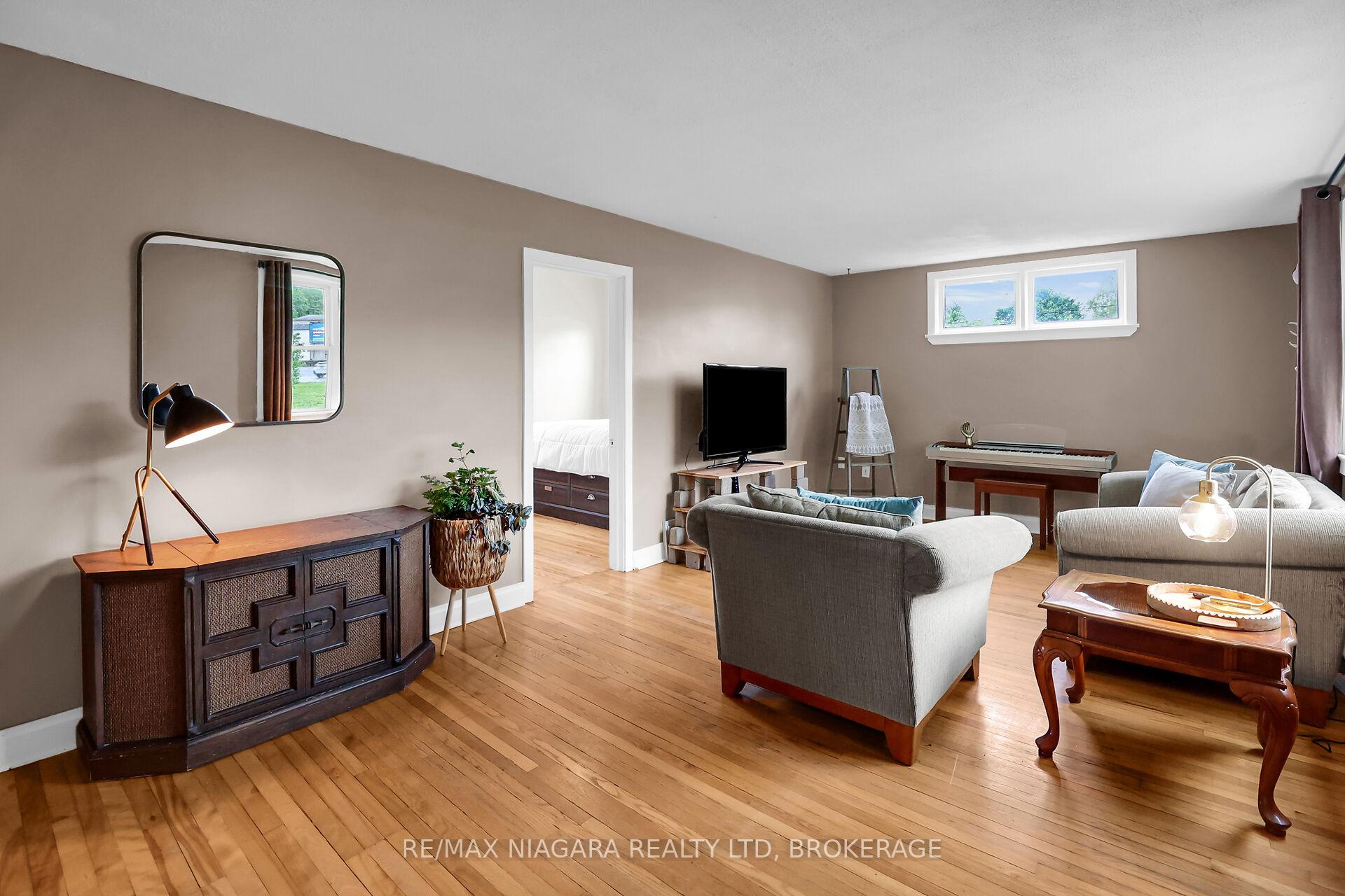 Photo 9 of 232 Merritt Street, St. Catharines, Burleigh Hill — HOMEH