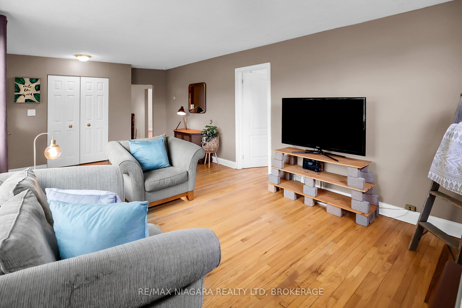 Photo 11 of 232 Merritt Street, St. Catharines, Burleigh Hill — HOMEH