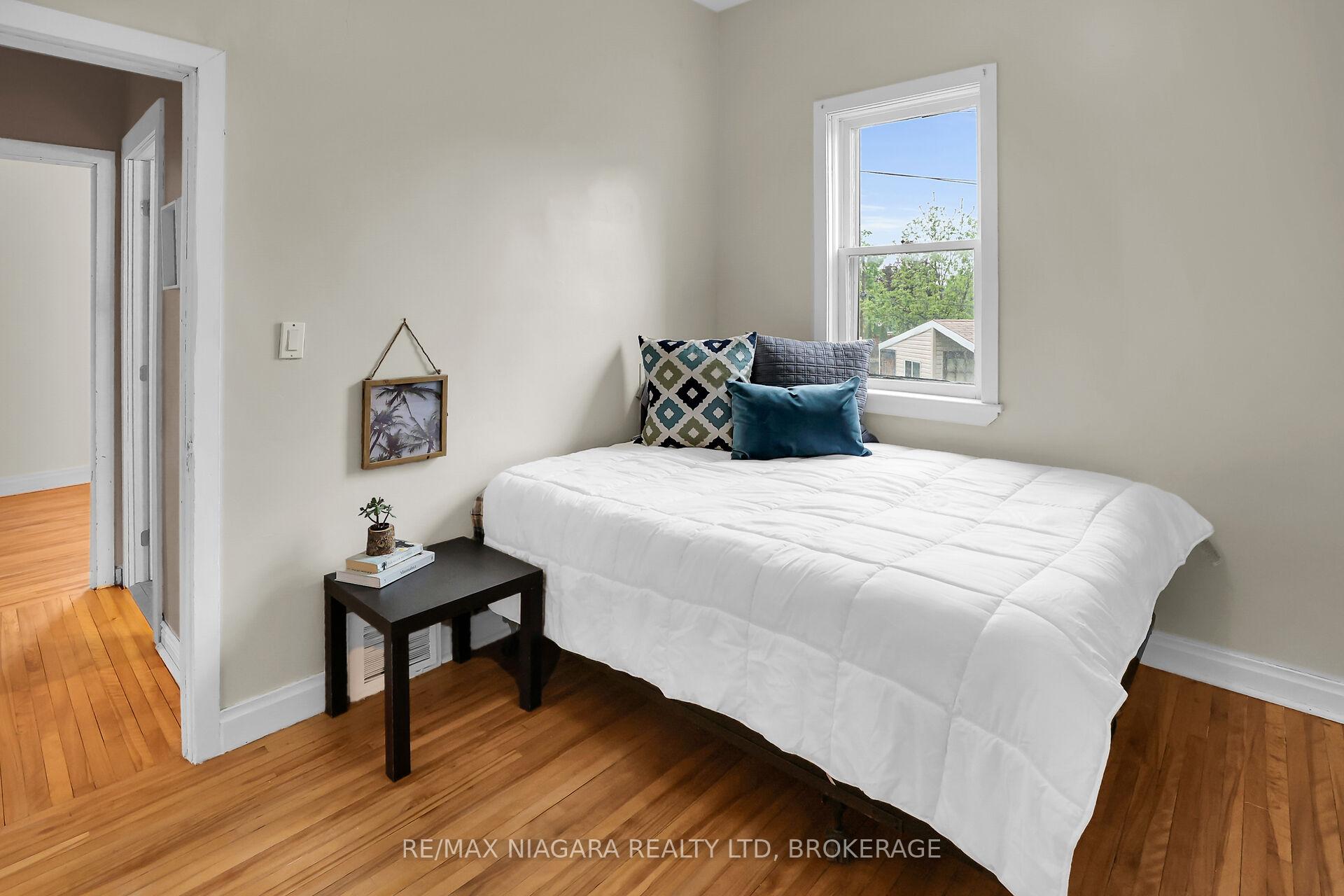 Photo 16 of 232 Merritt Street, St. Catharines, Burleigh Hill — HOMEH