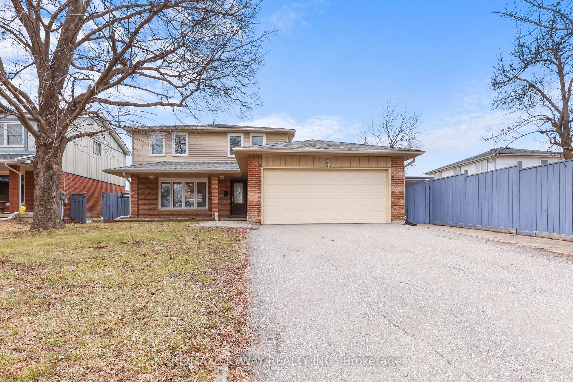 Photo 1 of 19 Mackay Street N, Brampton, Central Park — HOMEH