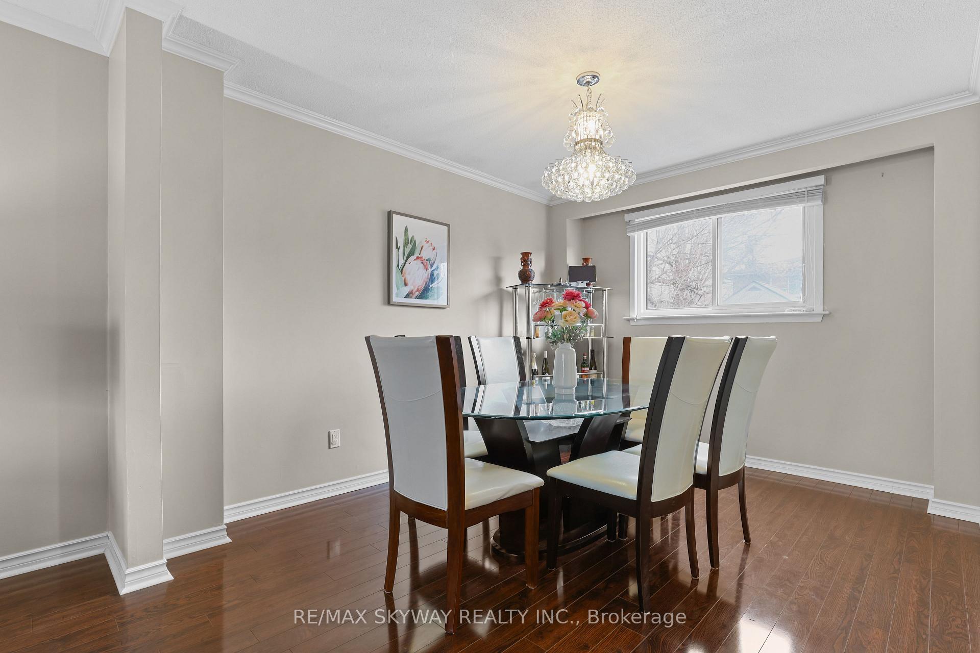 Photo 12 of 19 Mackay Street N, Brampton, Central Park — HOMEH