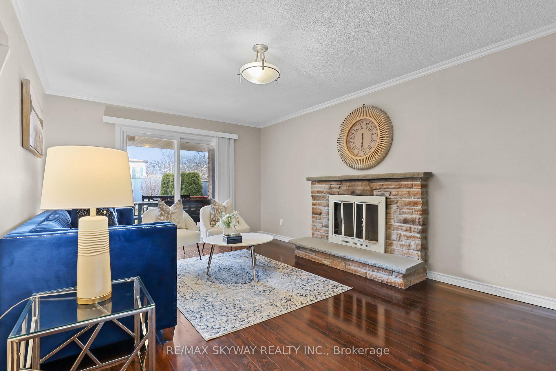 Photo 18 of 19 Mackay Street N, Brampton, Central Park — HOMEH