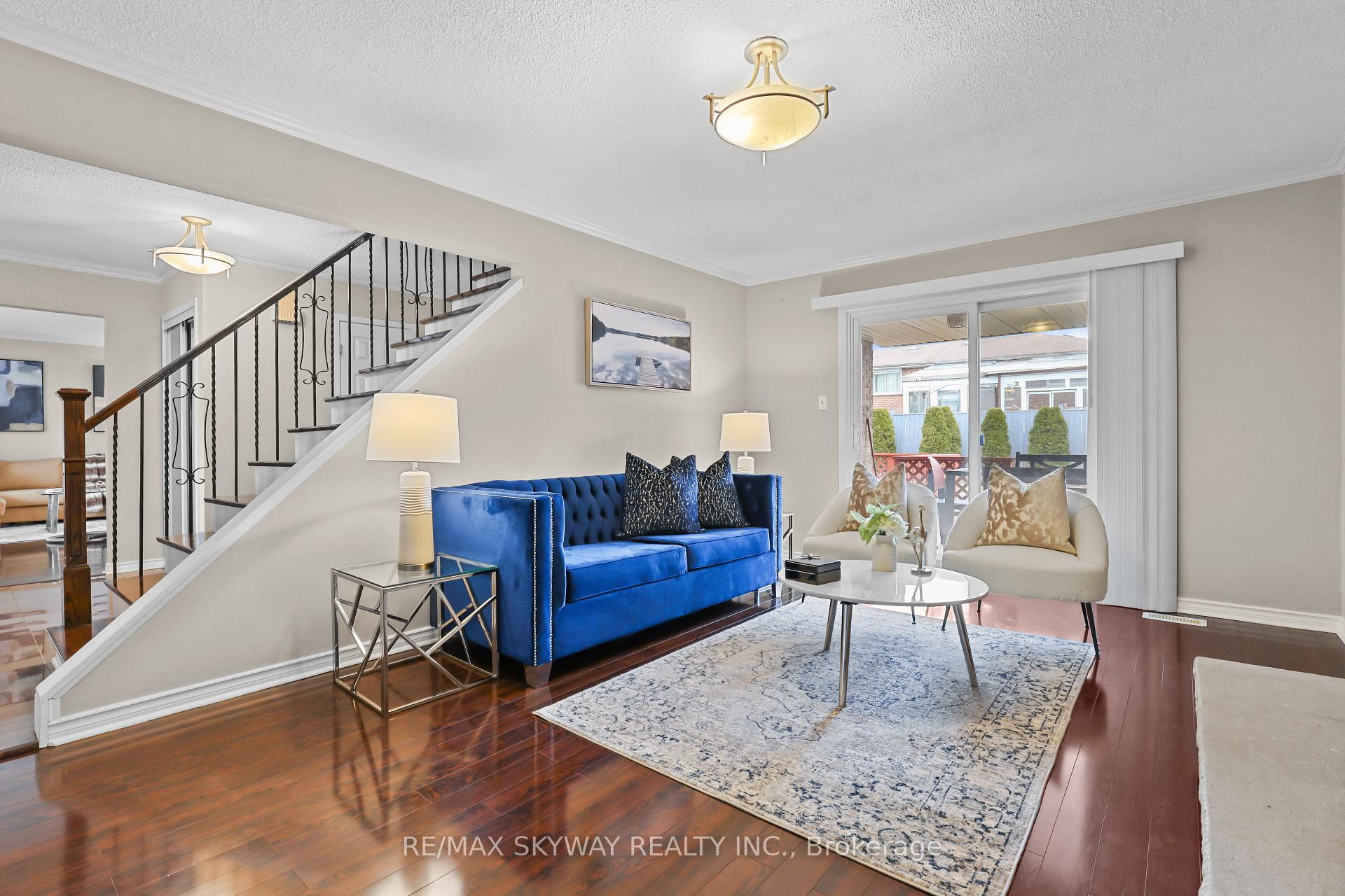 Photo 20 of 19 Mackay Street N, Brampton, Central Park — HOMEH
