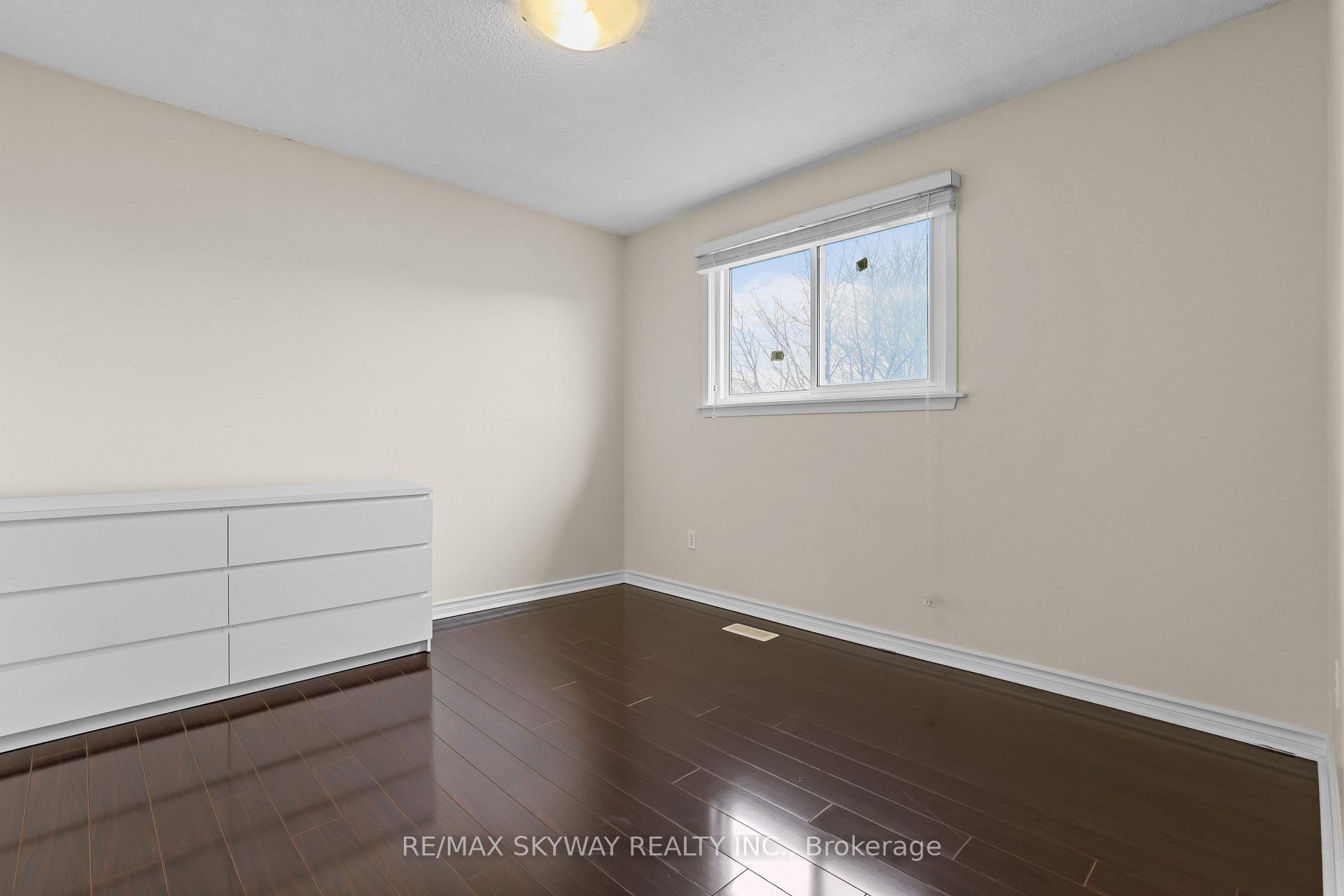 Photo 27 of 19 Mackay Street N, Brampton, Central Park — HOMEH