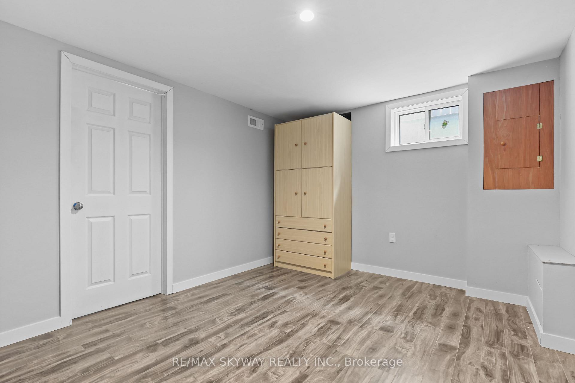 Photo 35 of 19 Mackay Street N, Brampton, Central Park — HOMEH