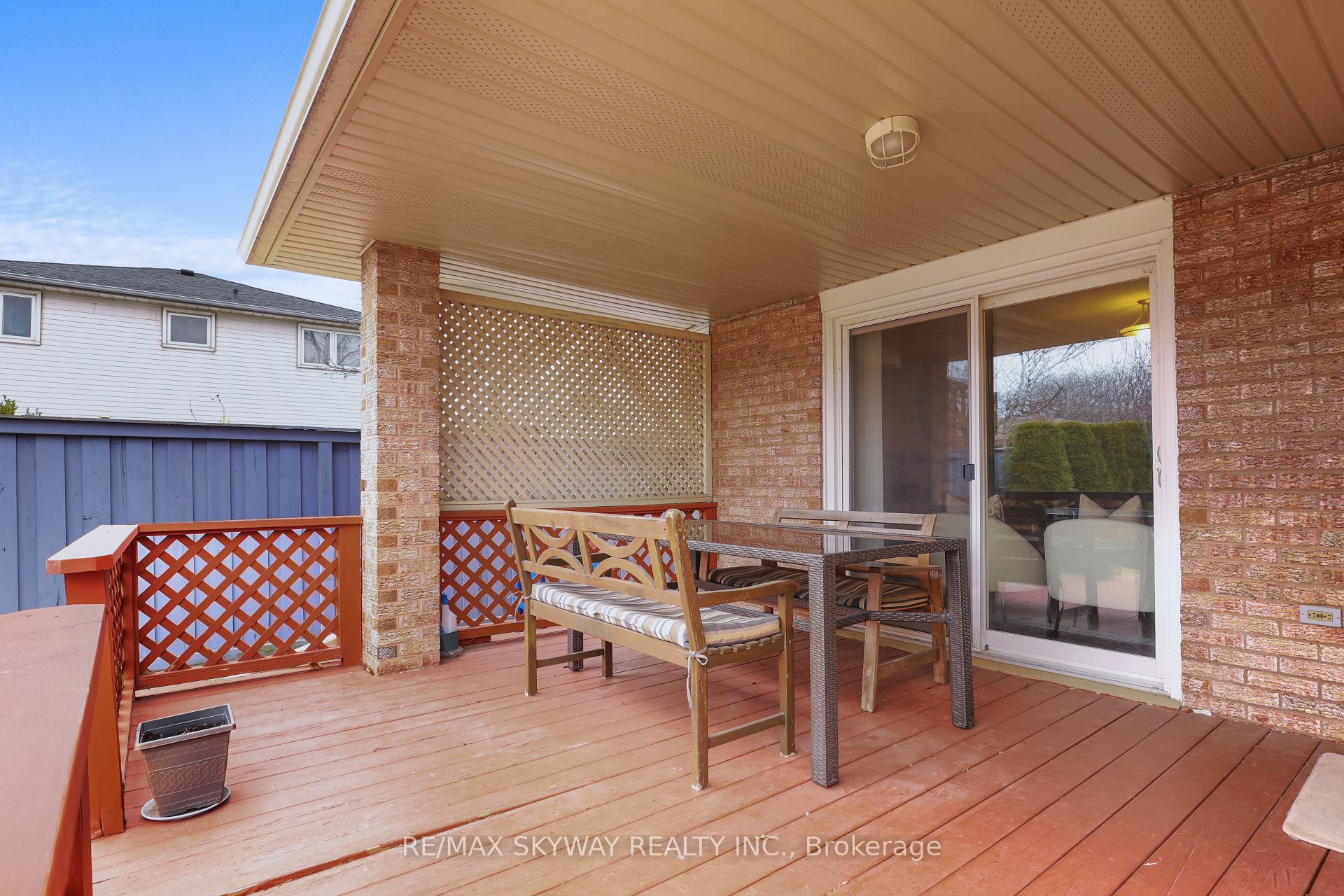 Photo 39 of 19 Mackay Street N, Brampton, Central Park — HOMEH