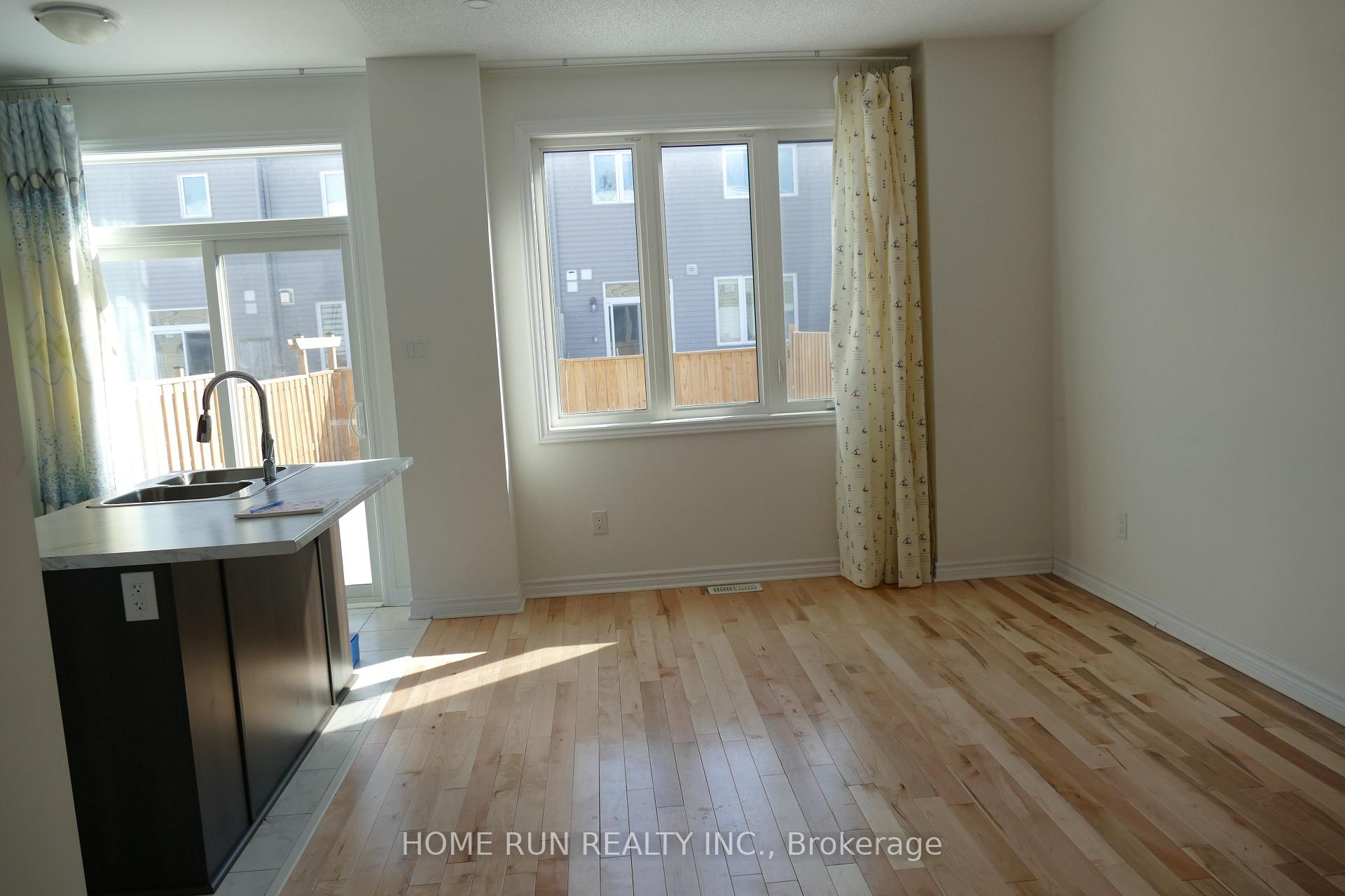 Photo 4 of 623 Lauraleaf Crescent, Ottawa, Barrhaven - Half Moon Bay — HOMEH