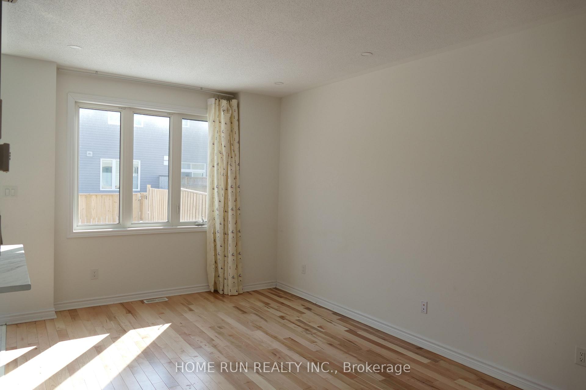 Photo 6 of 623 Lauraleaf Crescent, Ottawa, Barrhaven - Half Moon Bay — HOMEH
