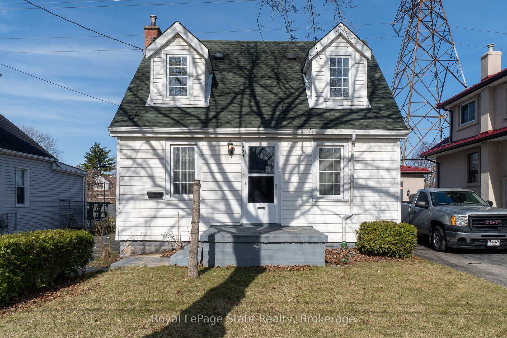 Photo 1 of 224 Cochrane Road, Hamilton, Bartonville — HOMEH