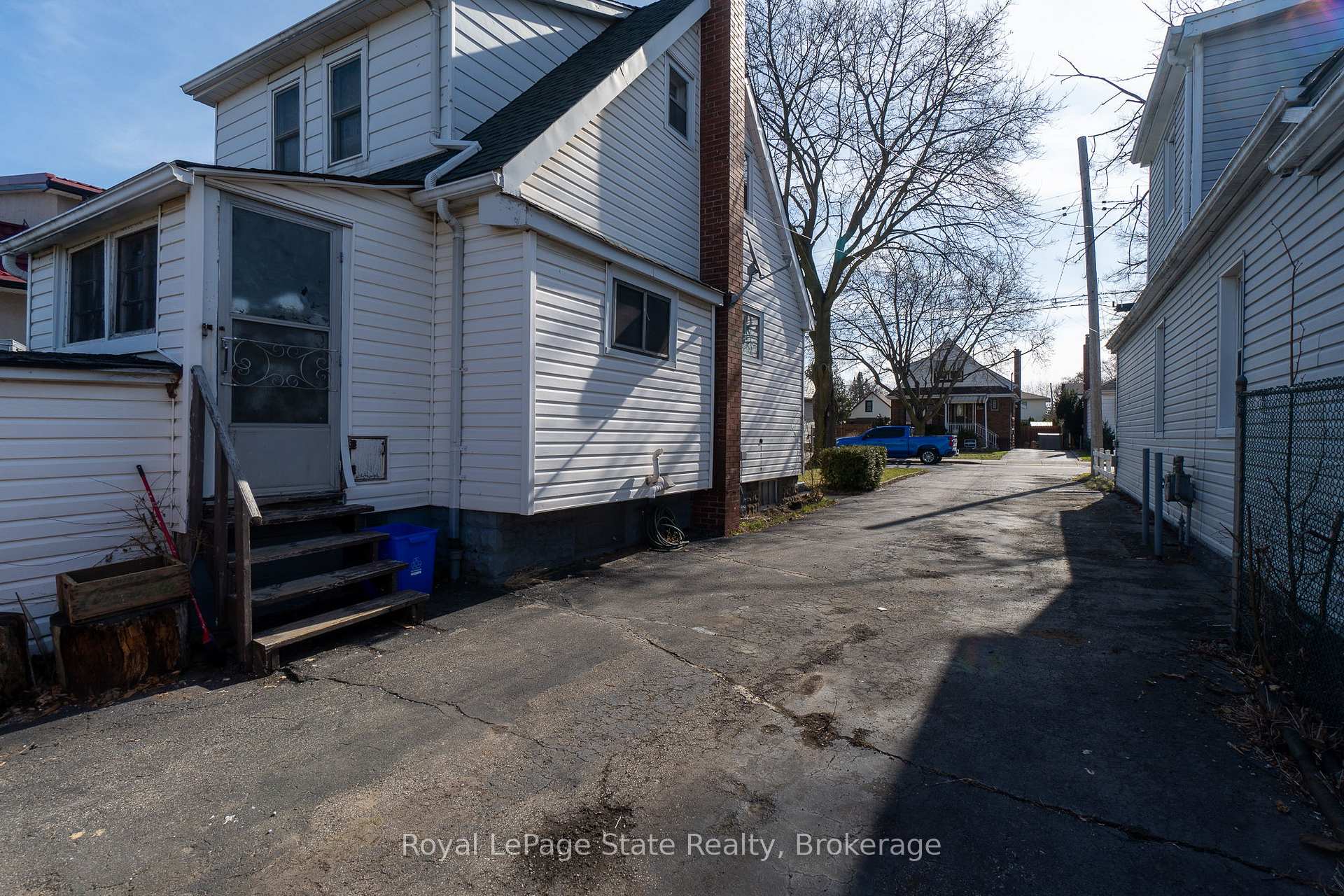 Photo 4 of 224 Cochrane Road, Hamilton, Bartonville — HOMEH