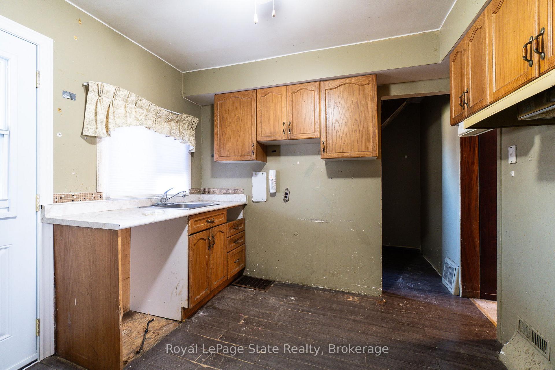 Photo 14 of 224 Cochrane Road, Hamilton, Bartonville — HOMEH