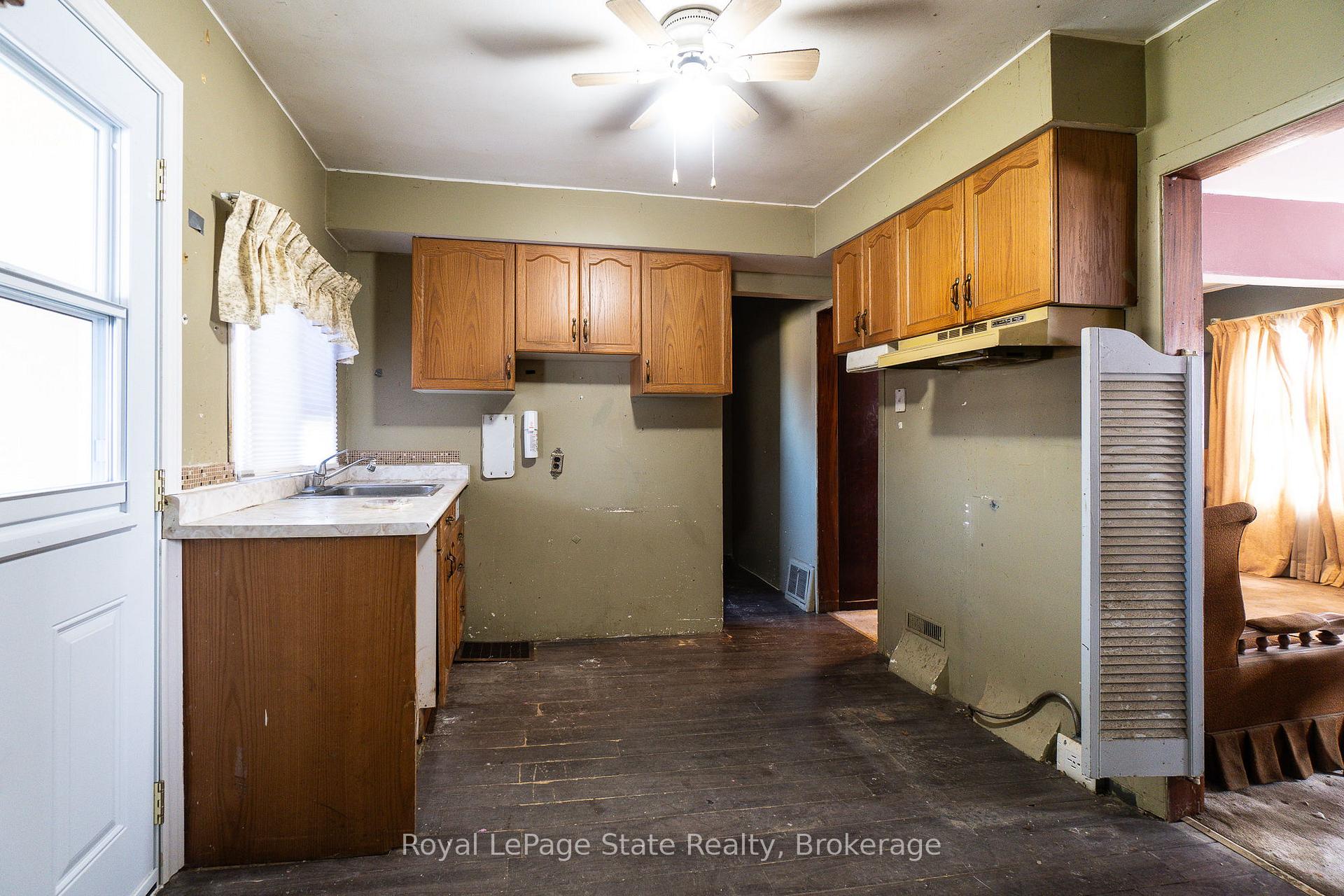 Photo 15 of 224 Cochrane Road, Hamilton, Bartonville — HOMEH