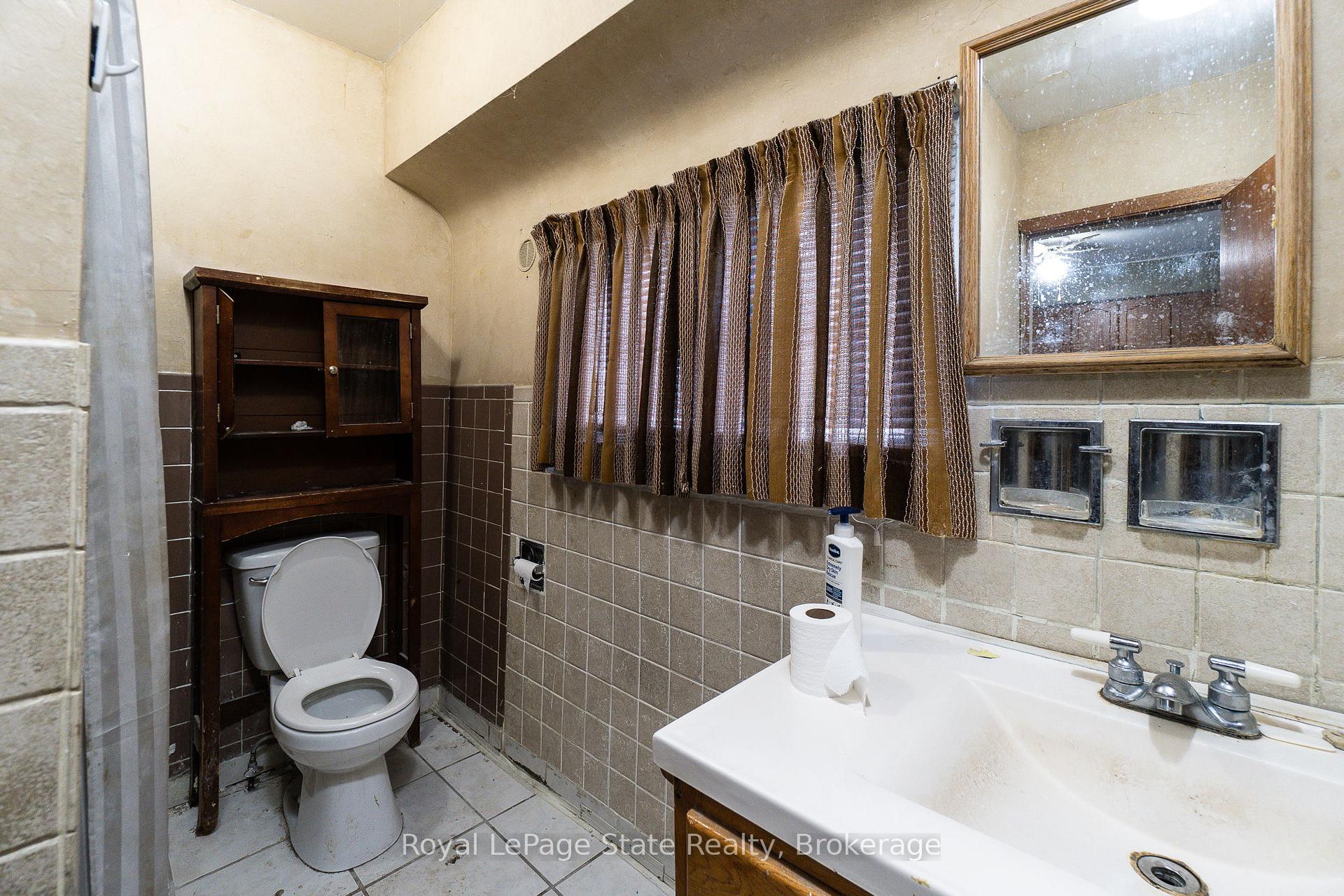 Photo 16 of 224 Cochrane Road, Hamilton, Bartonville — HOMEH